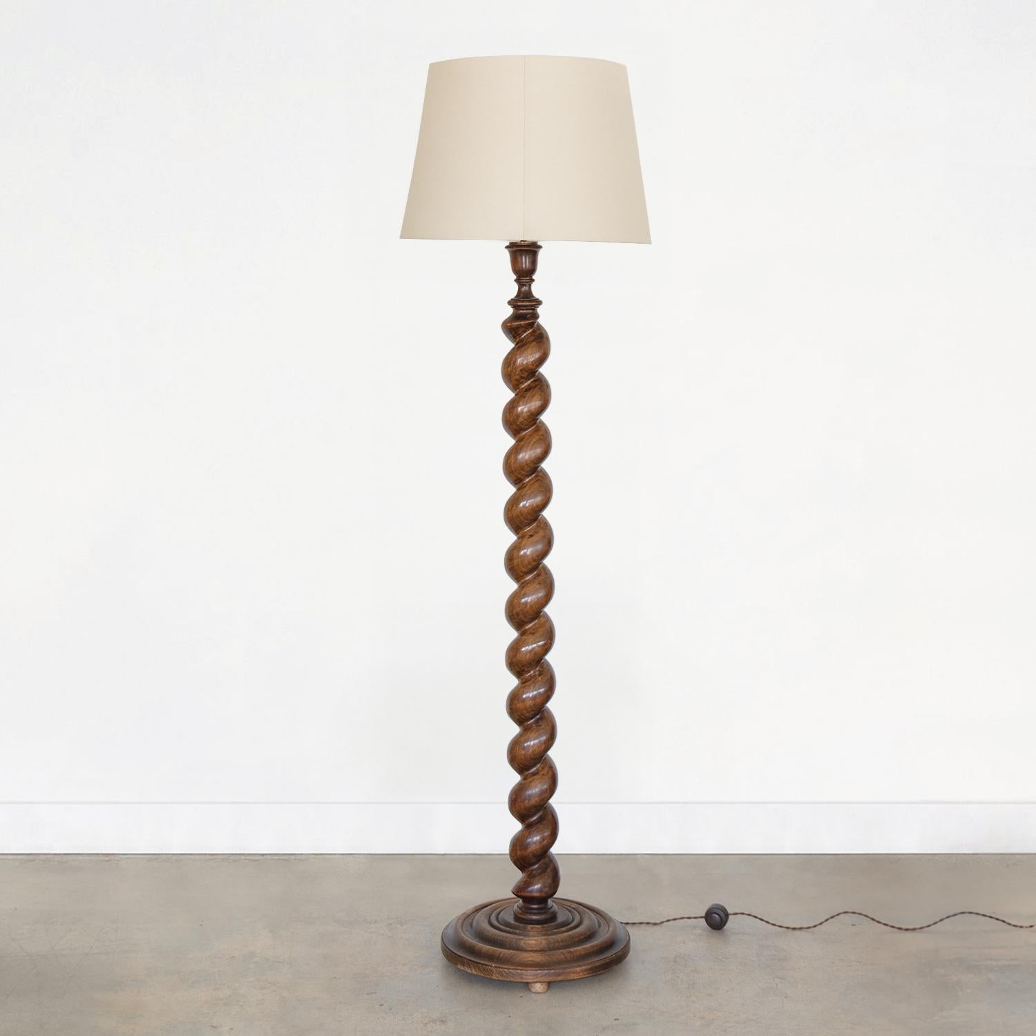 French Twisted Wood Floor Lamp In Good Condition For Sale In Los Angeles, CA