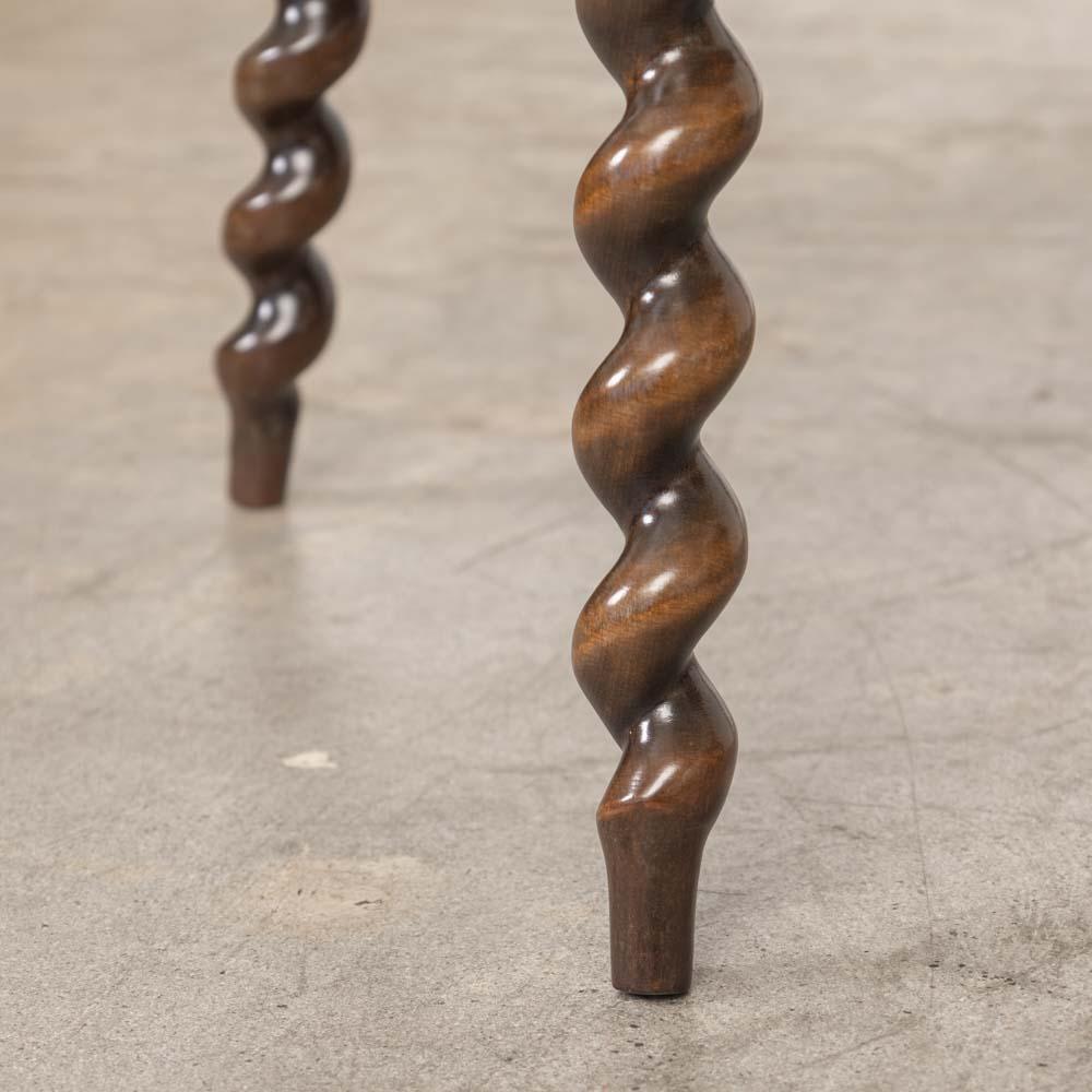 Tavolo a treppiede in Wood francese ritorto in vendita 7