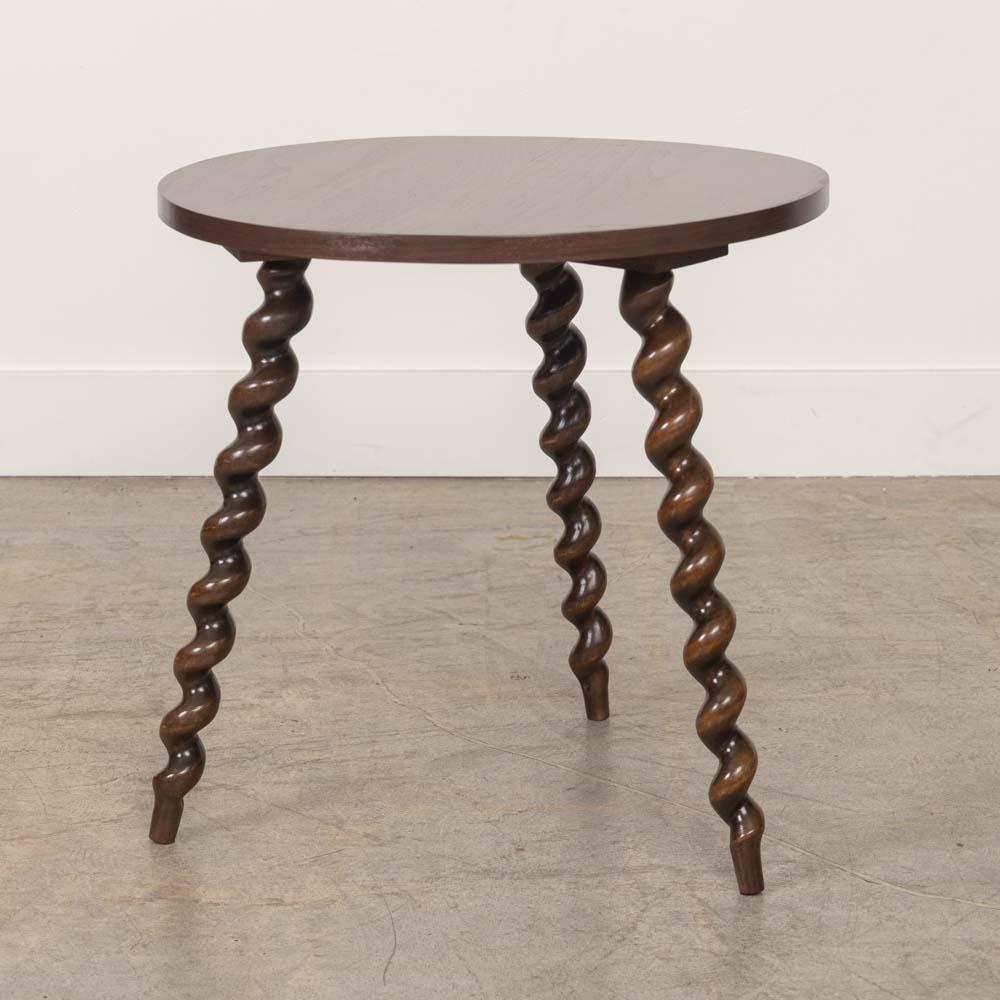 XX secolo Tavolo a treppiede in Wood francese ritorto in vendita