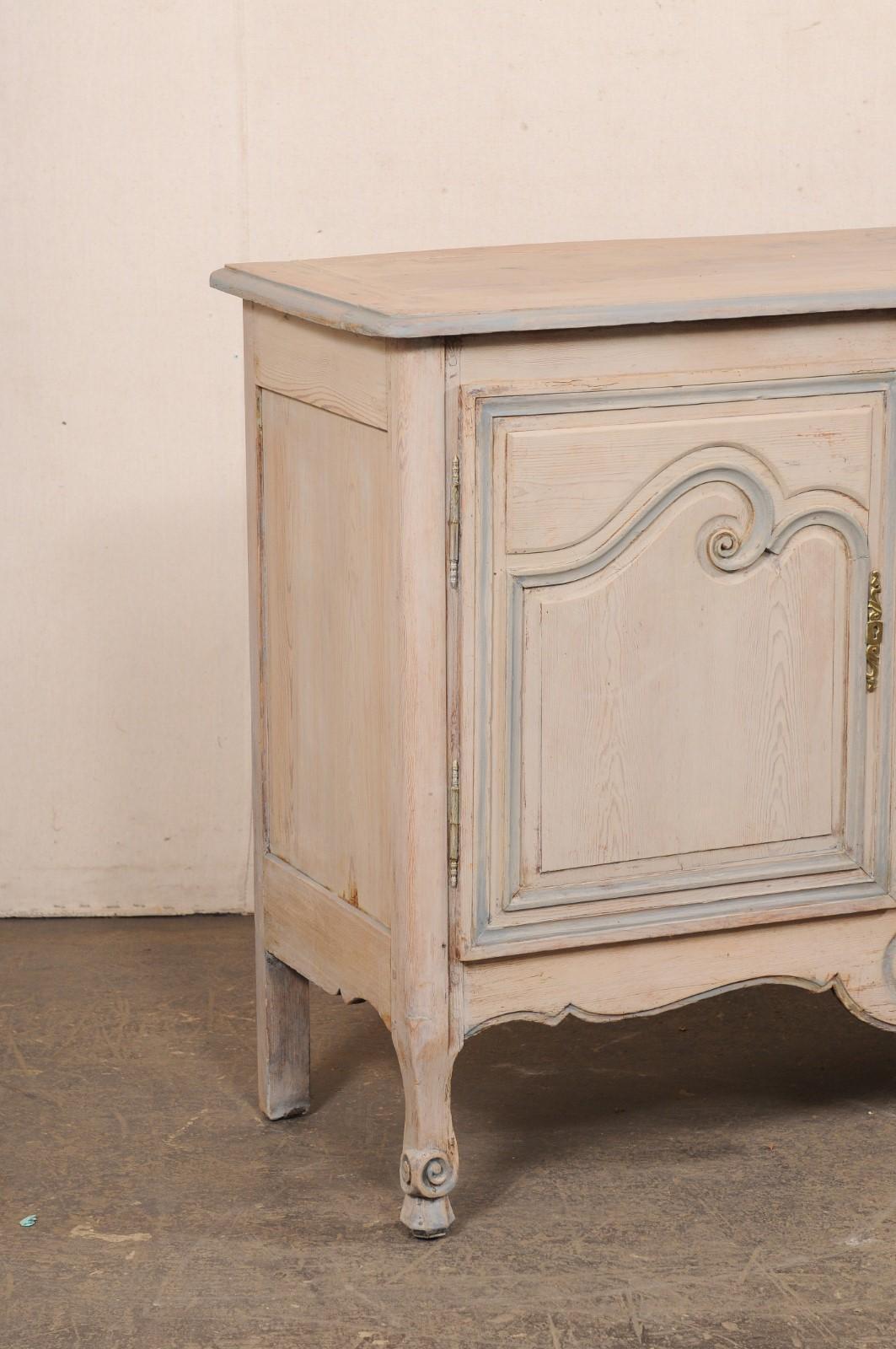 Francese Mobile buffet francese a due porte in legno dipinto, XIX sec. in vendita