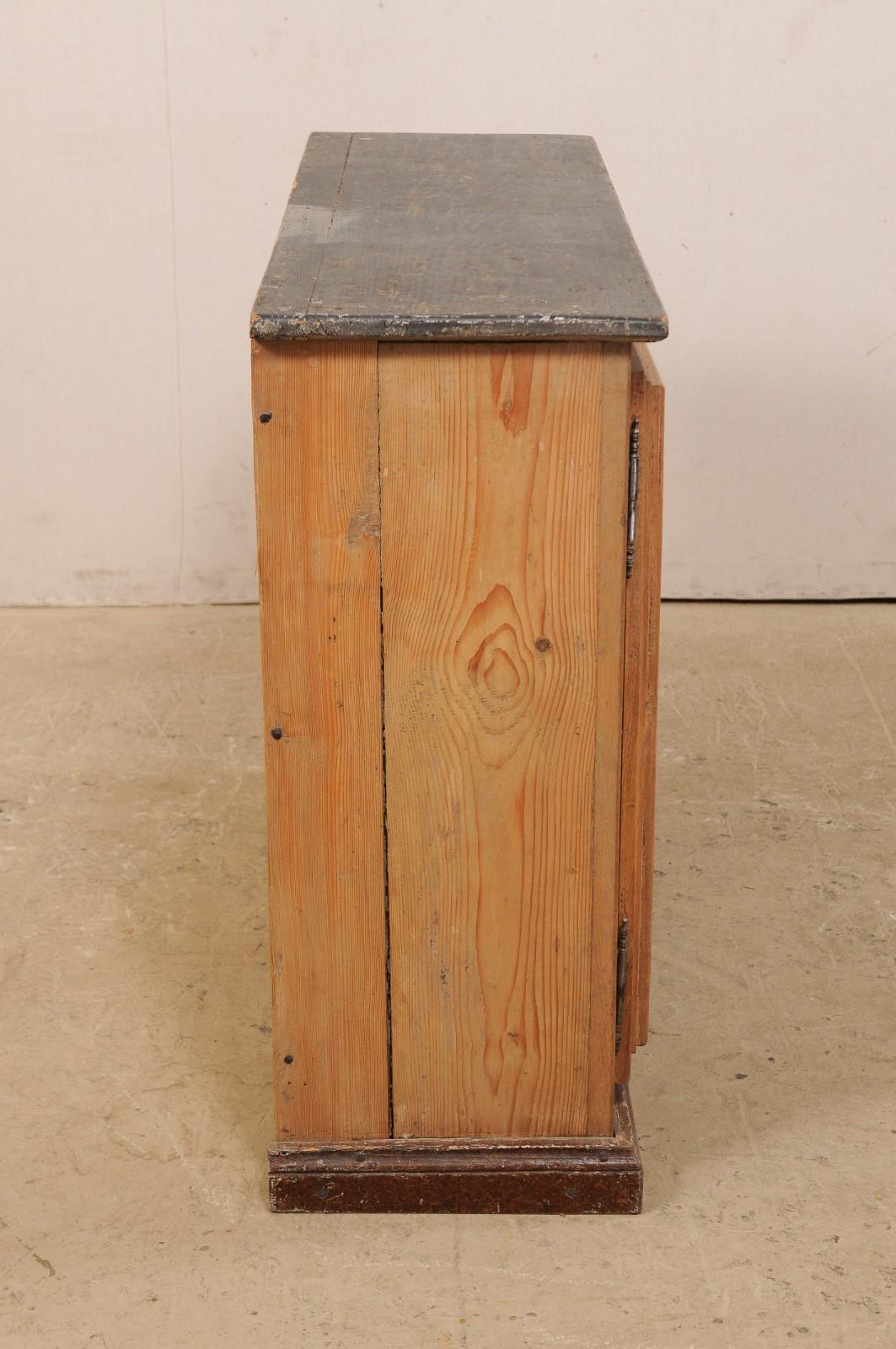 French Two-Door Wooden Buffet with Painted Top and Base, 19th Century For Sale 4