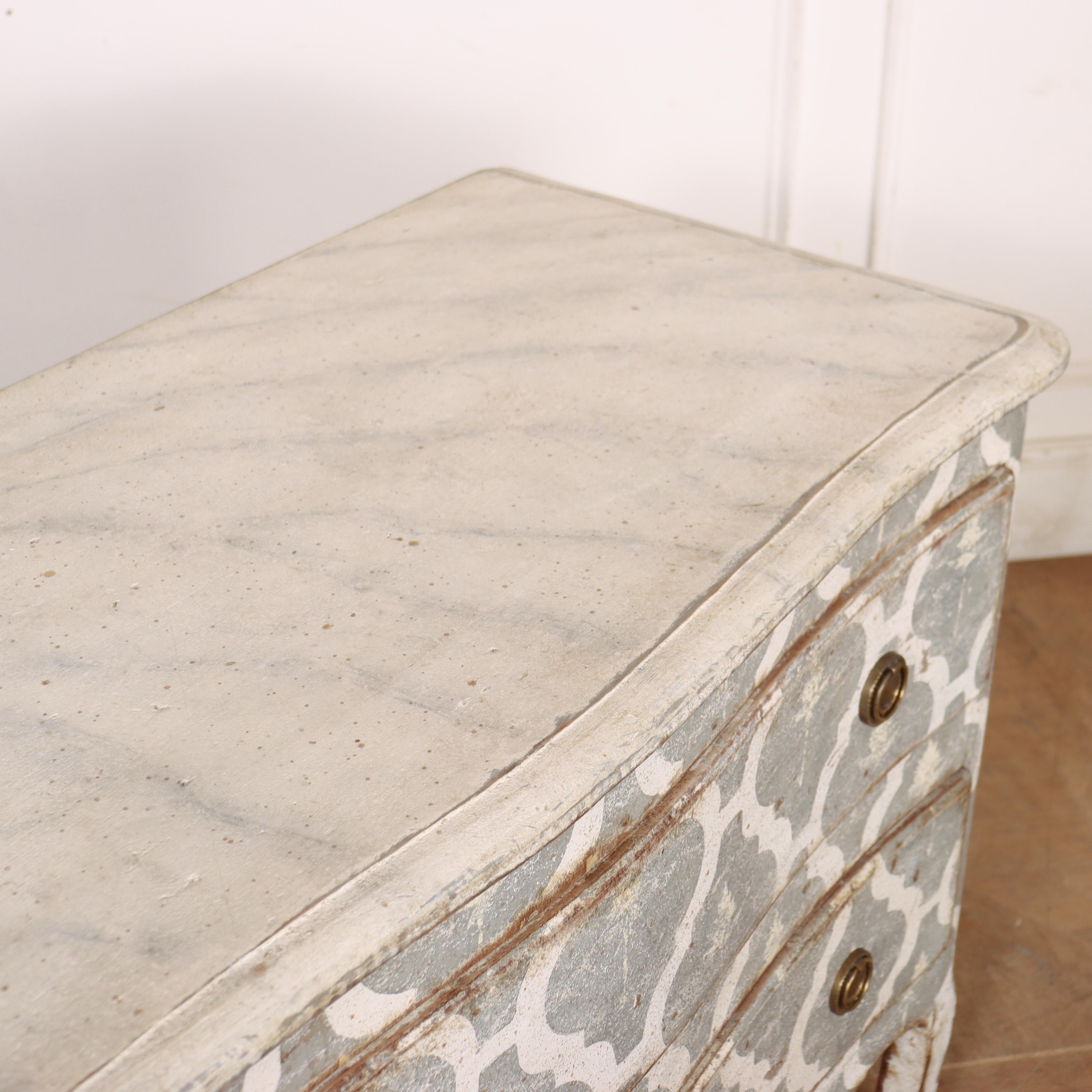 Commode francese a due cassetti in vendita 3