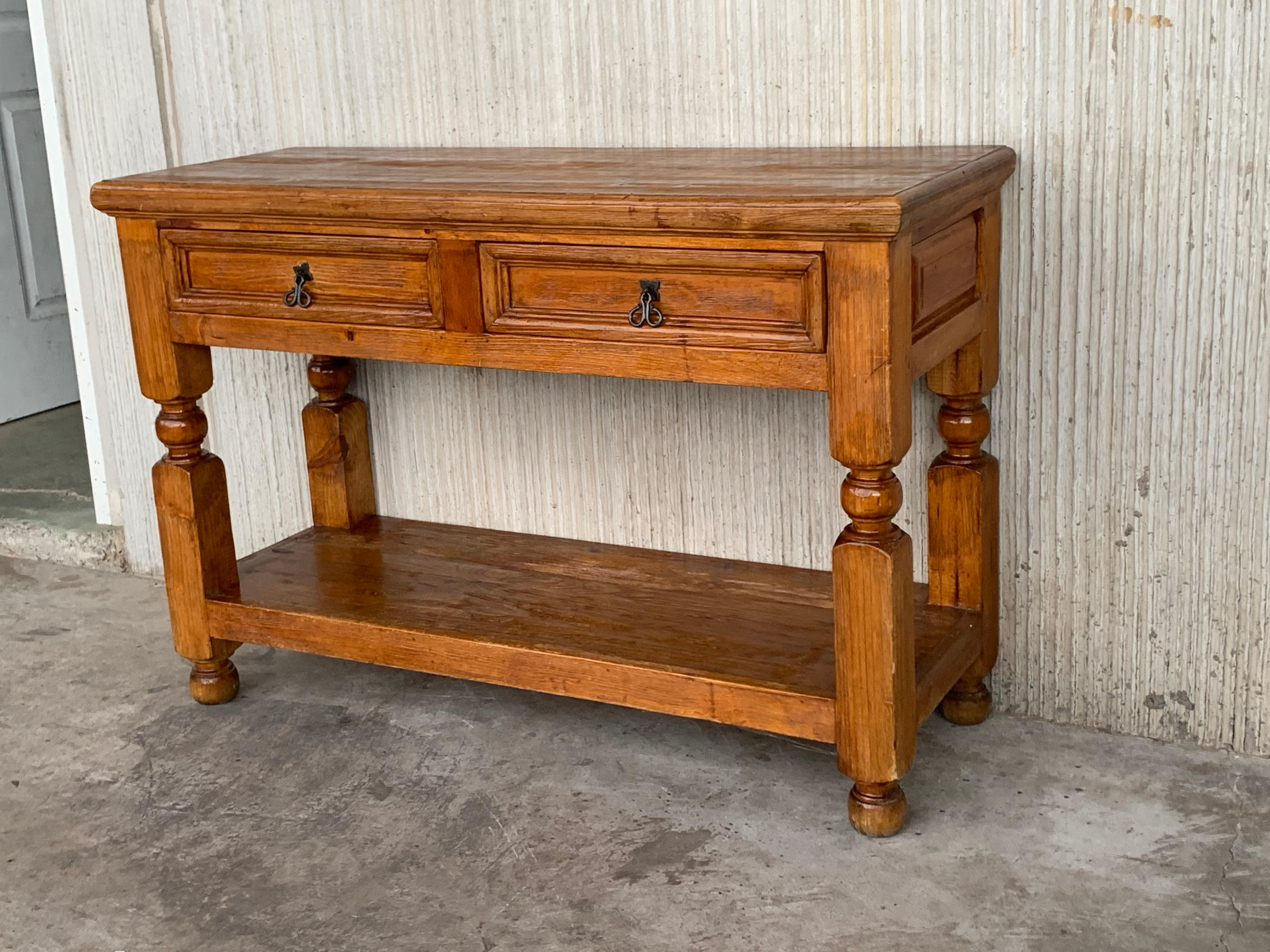 French Two-Drawer Console Table in Antique Pine with Low Shelve In Good Condition In Miami, FL