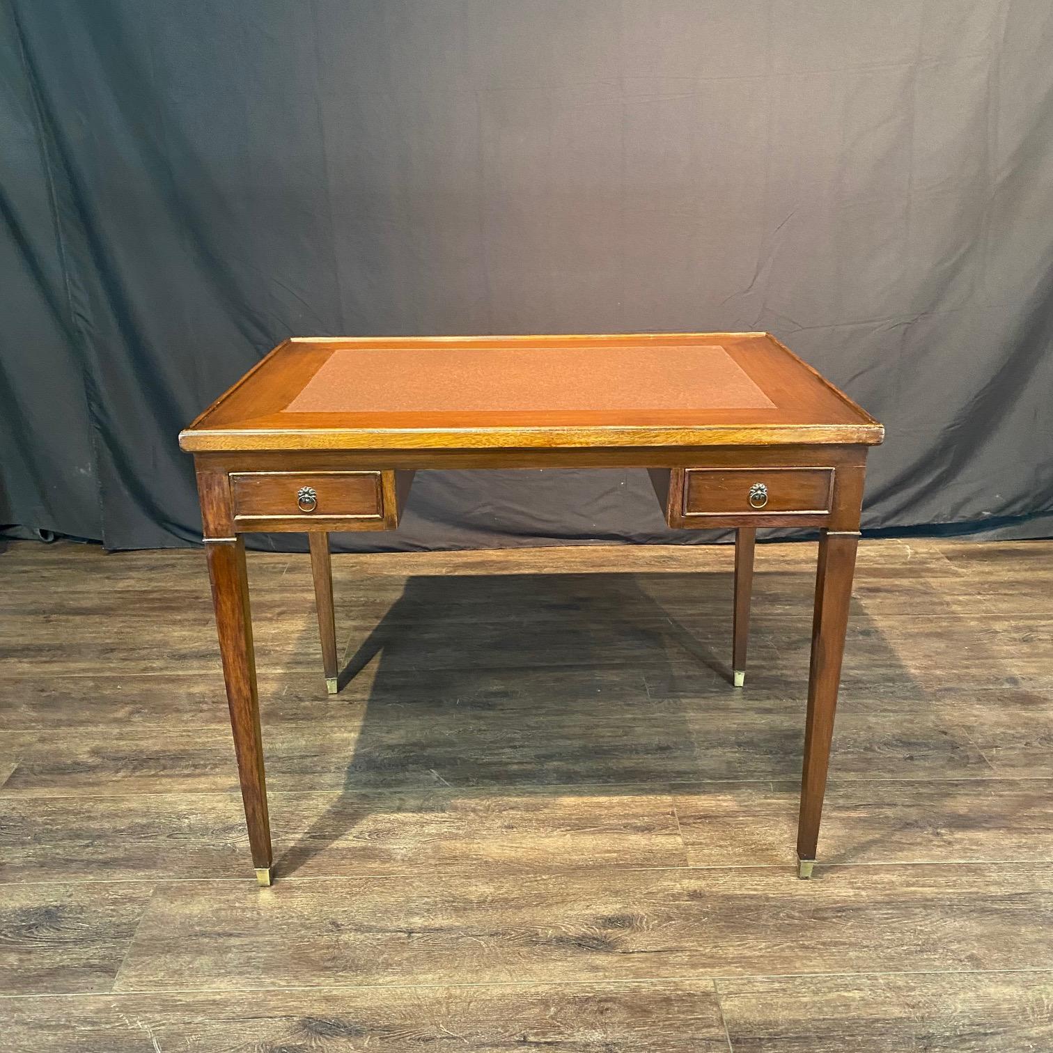 French Two-Sided Louis XVI Style Walnut Game Table with Reversible Top For Sale 2