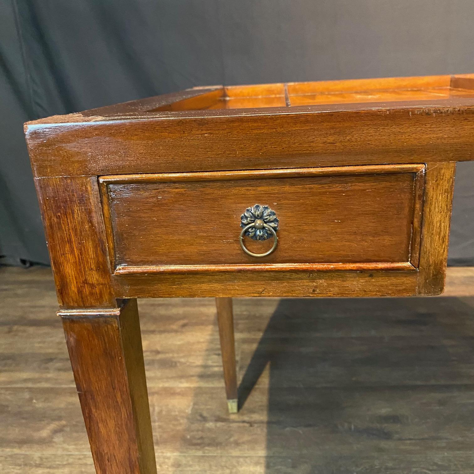 French Two-Sided Louis XVI Style Walnut Game Table with Reversible Top For Sale 4