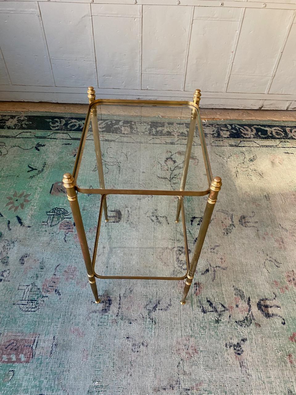 French Two-Tier Neo-Classical Style End Table with Clear Glass Shelves 3