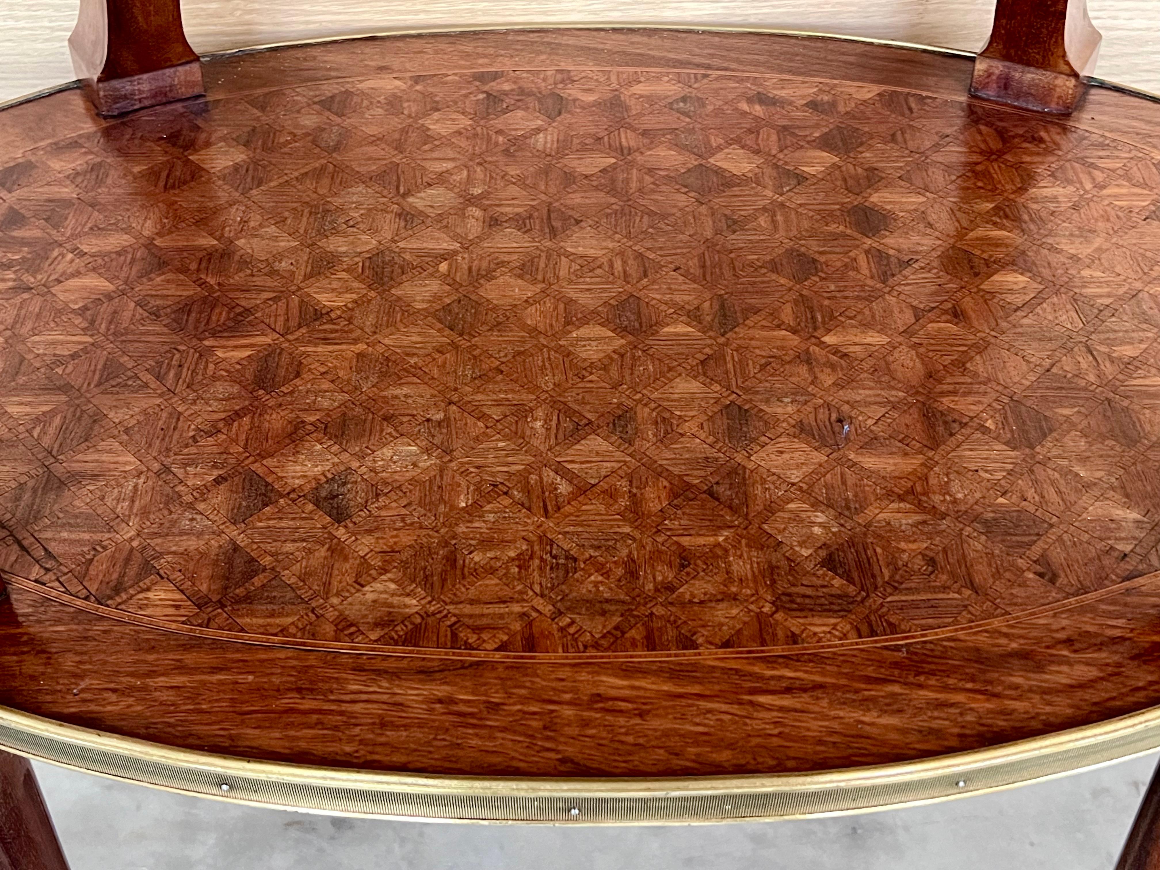 Stand à dessert à deux étages en acajou de style Louis XVI en vente 6