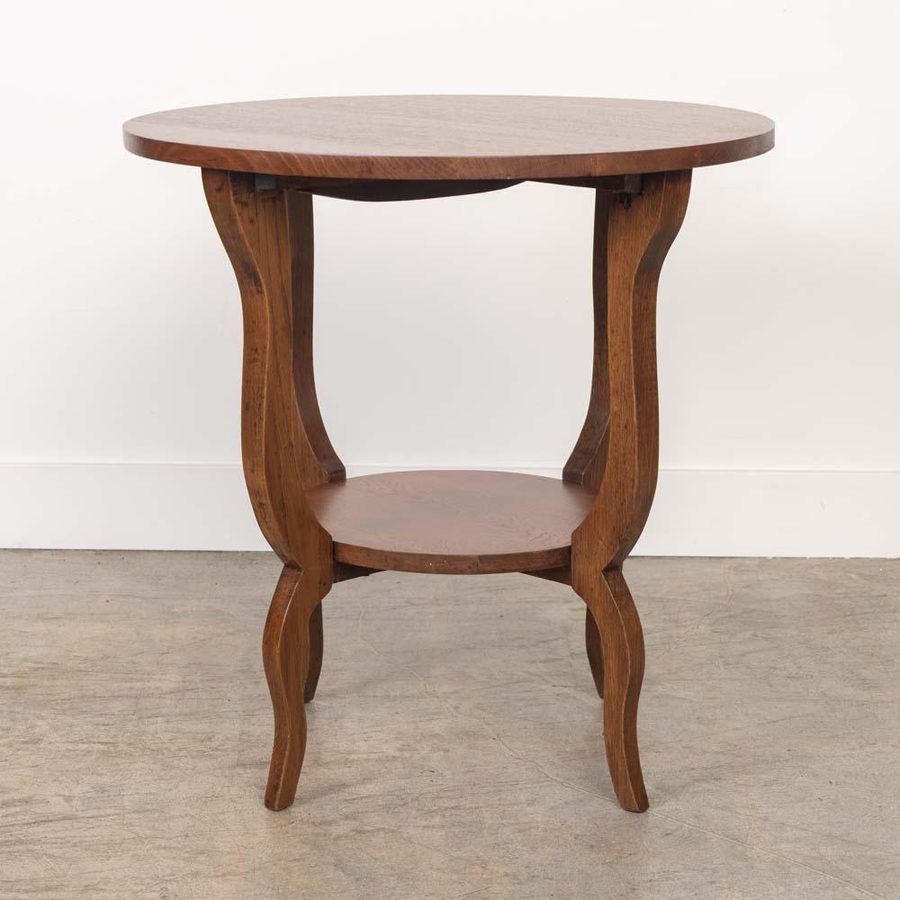 20ième siècle Table à deux étages en chêne français en vente