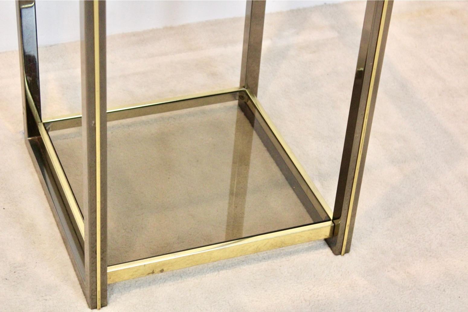 Console francese con piedistallo a due piani della Maison Jansen con accenti in ottone in vendita 2