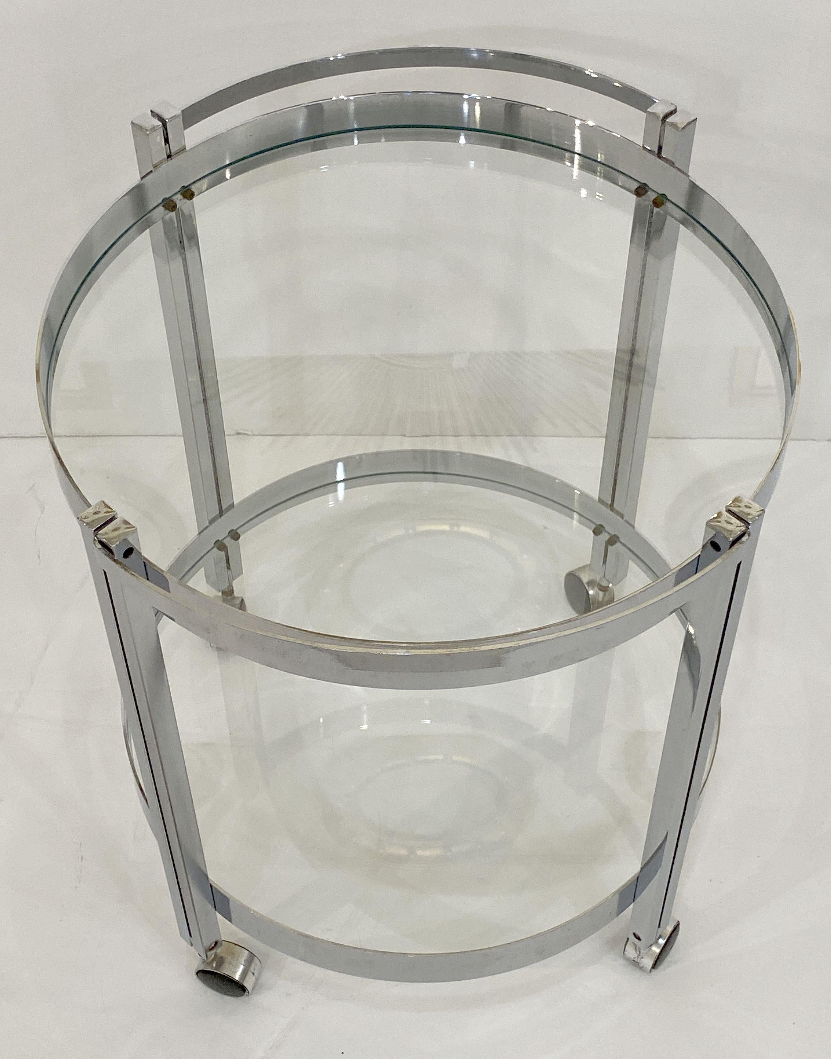 French Two-Tiered Round Drinks Table of Chrome and Glass on Rolling Casters For Sale 5