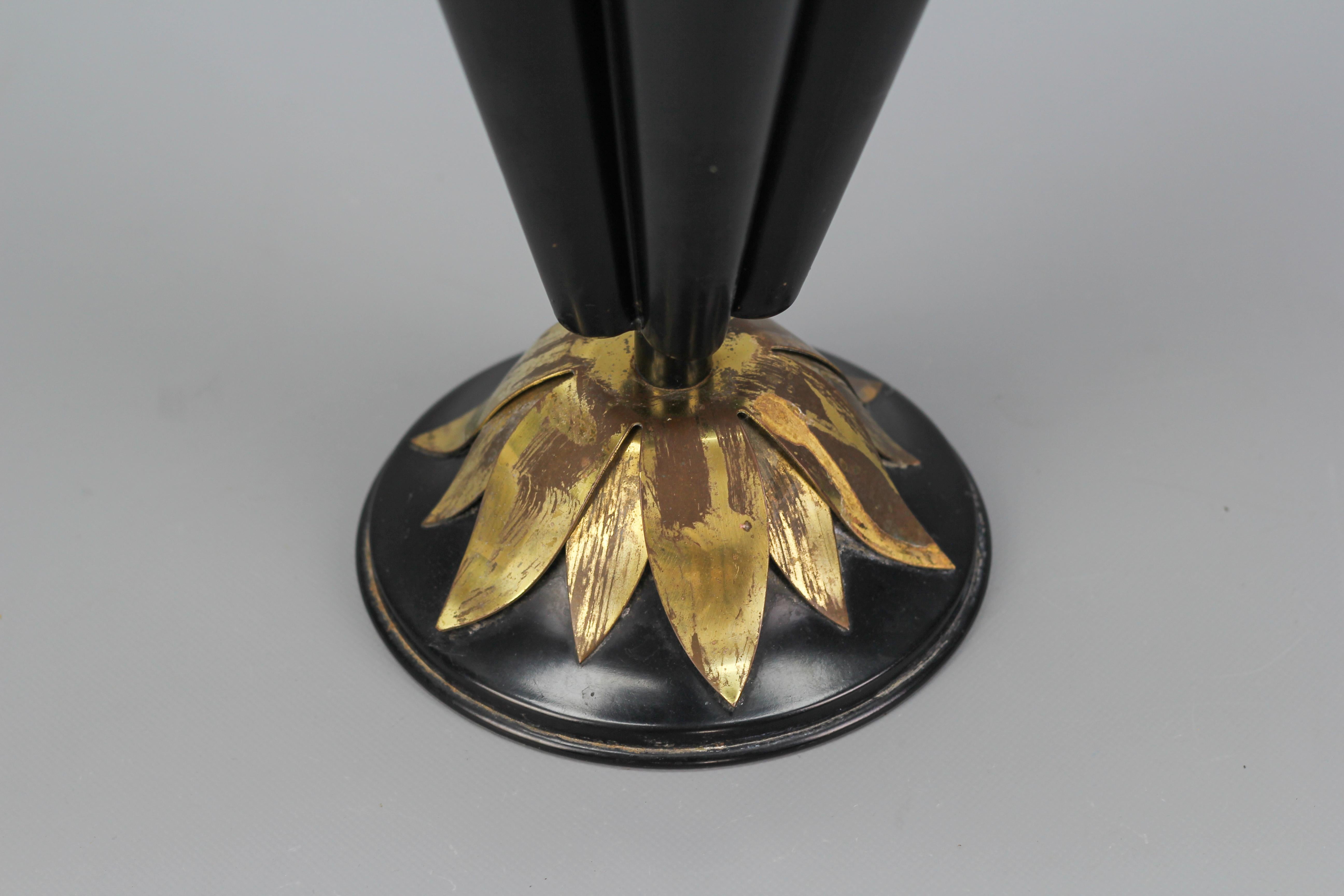 French Umbrella-Shaped Black and White Metal and Brass Umbrella Stand For Sale 2