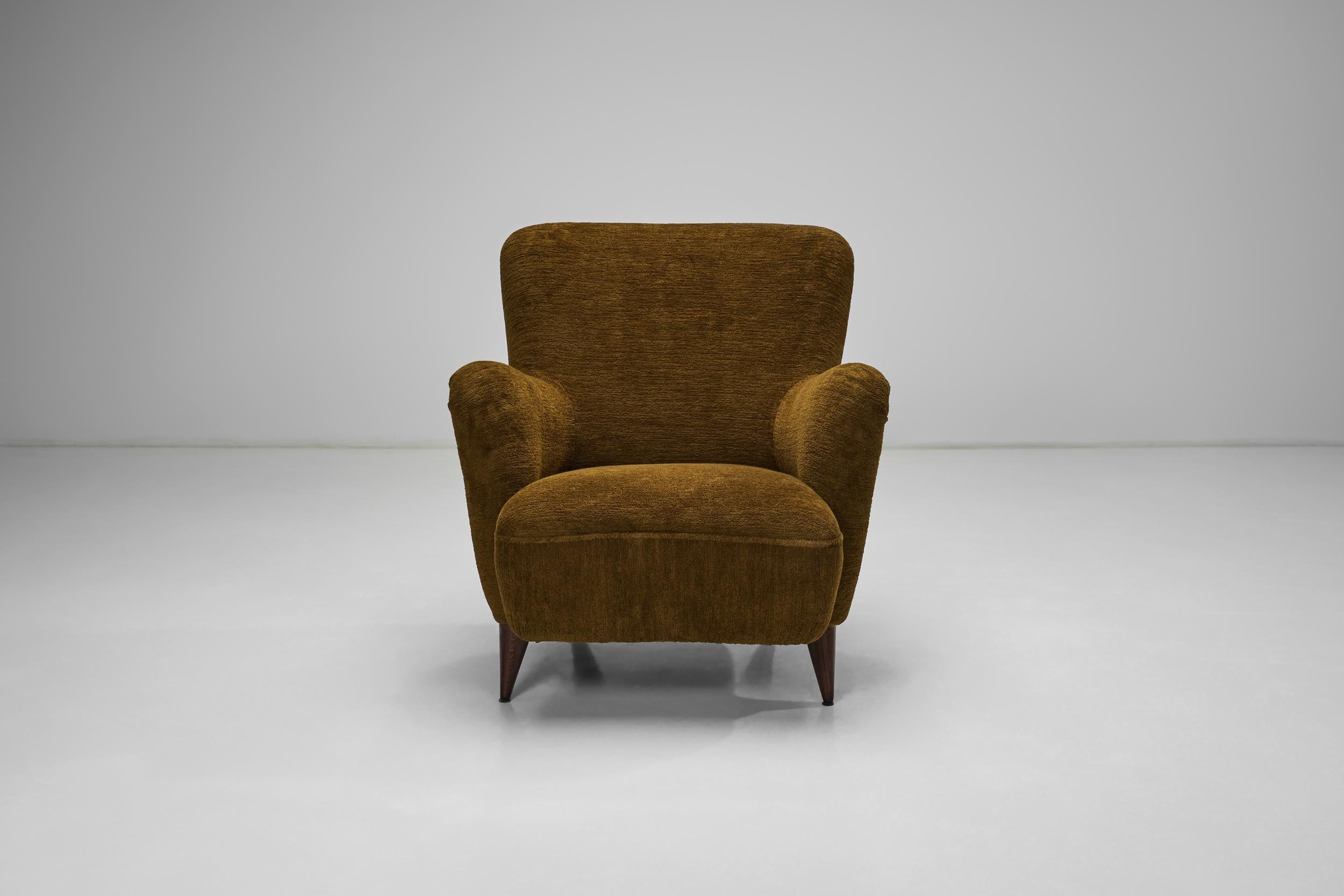 French Upholstered Armchair with Turned Maple Legs, France 1950s For Sale 1