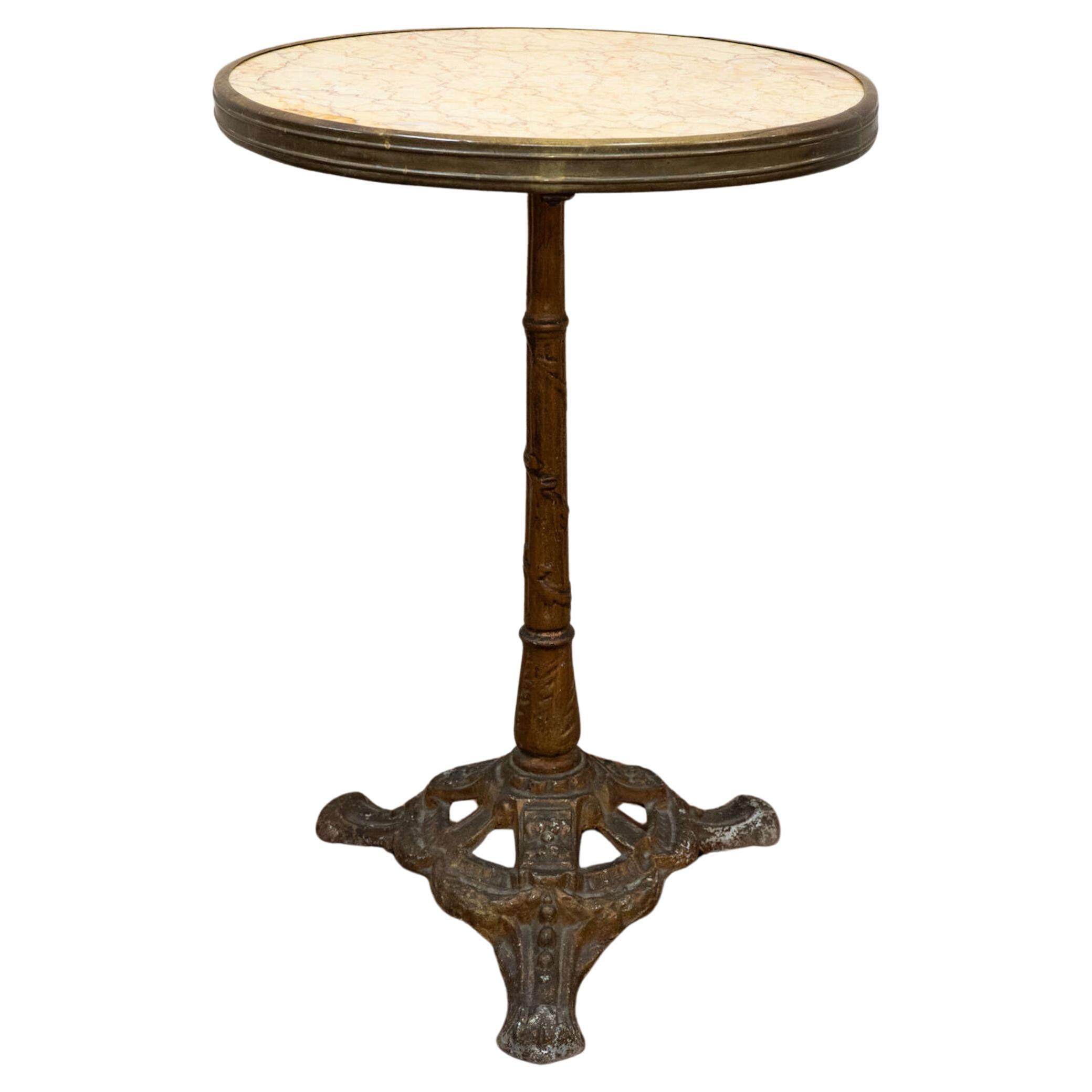 Tavolo da bistrot francese con bordo in marmo e ottone di Valenzia del 1930 circa