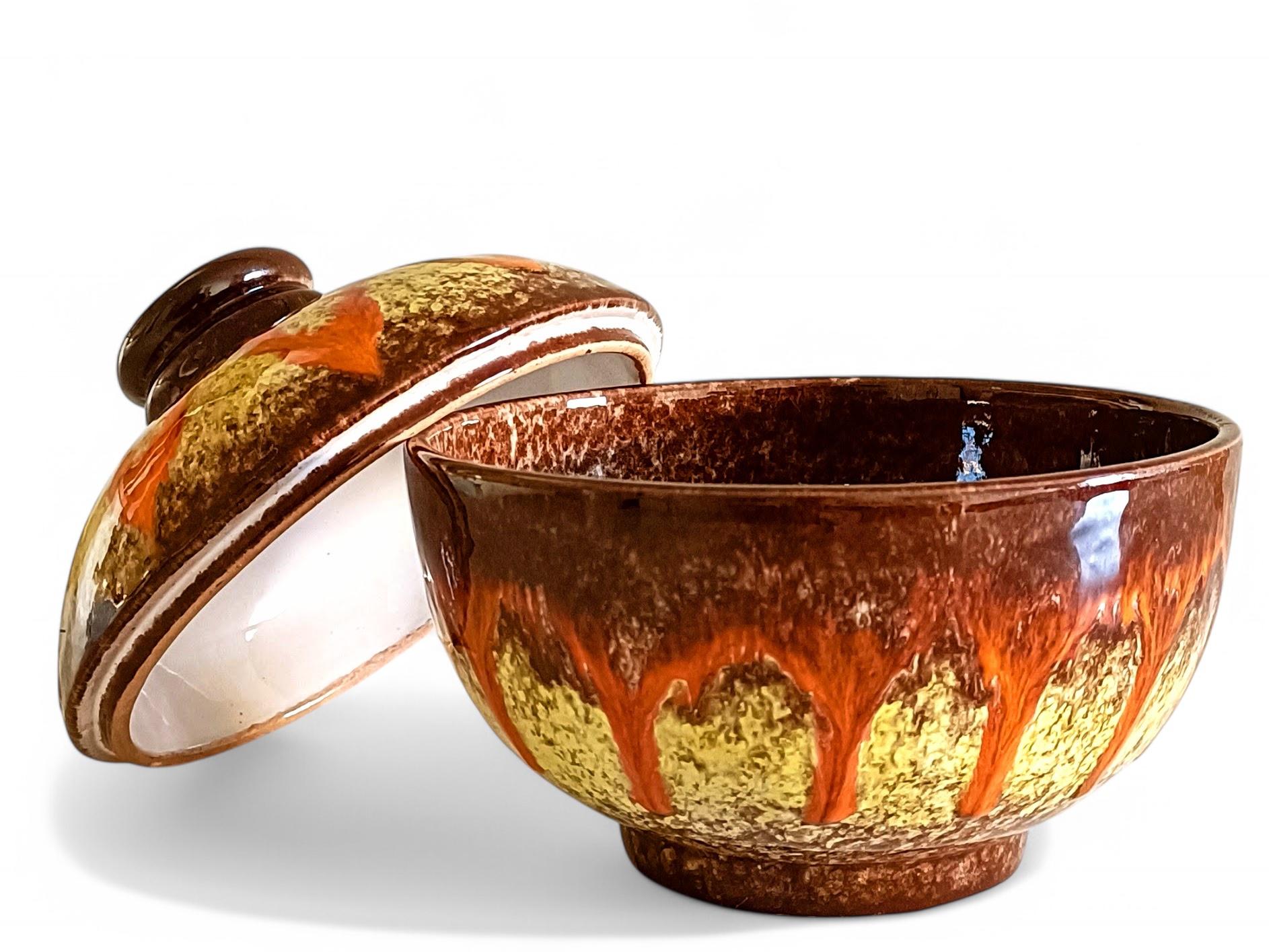 Cuenco con tapa de mayólica francesa Vallauris Fat Lava Decor, años 50 4