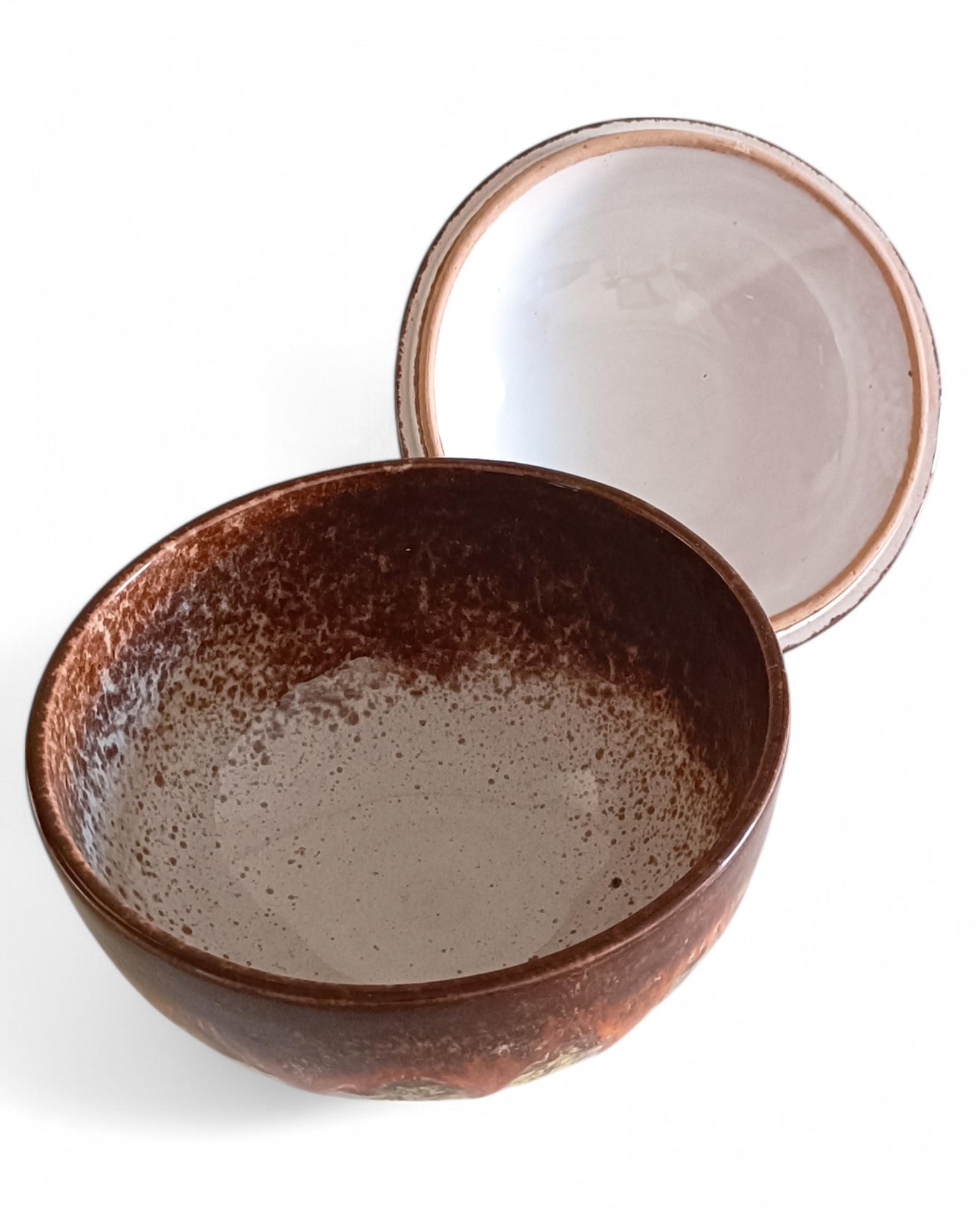 Cuenco con tapa de mayólica francesa Vallauris Fat Lava Decor, años 50 5