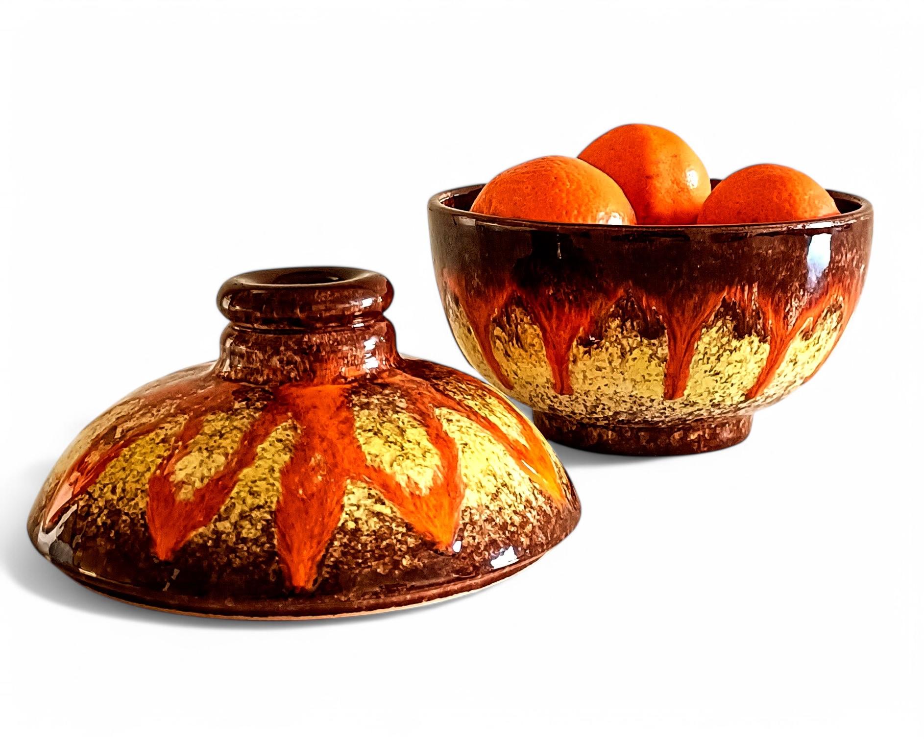 Cuenco con tapa de mayólica francesa Vallauris Fat Lava Decor, años 50 10