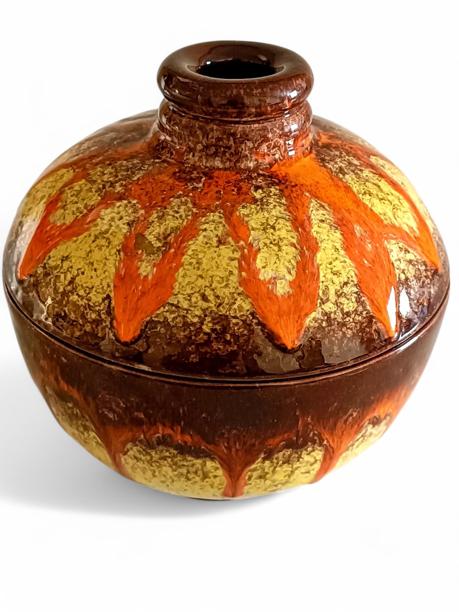 Cuenco con tapa de mayólica francesa Vallauris Fat Lava Decor, años 50 siglo XX