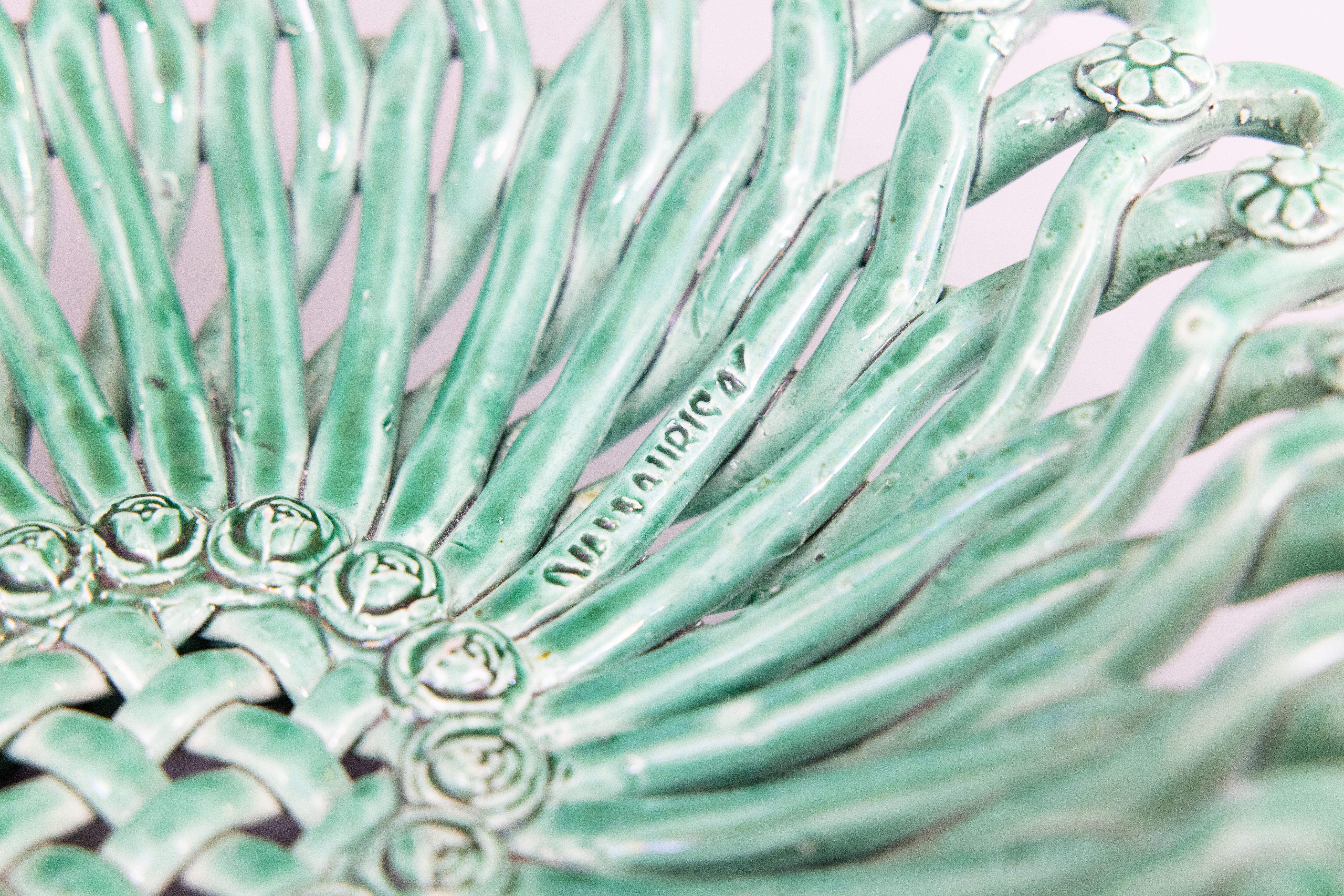 Ciotola da centrotavola in maiolica francese Vallauris Emerald Green Reticulated, CIRCA 1940 in vendita 1