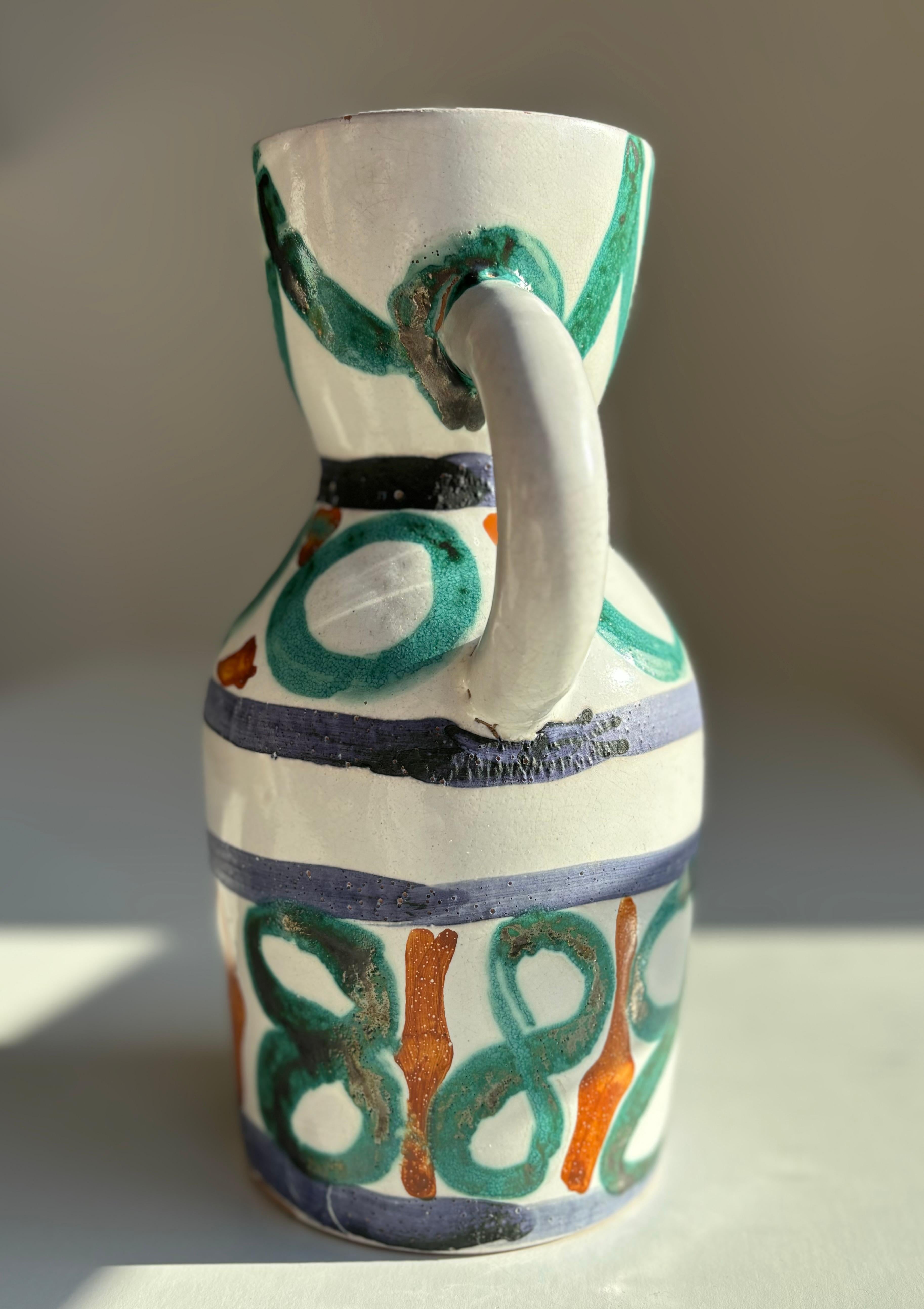 Dipinto a mano Vaso a brocca in stile Picasso di Vallauris AM, circa anni '50 in vendita
