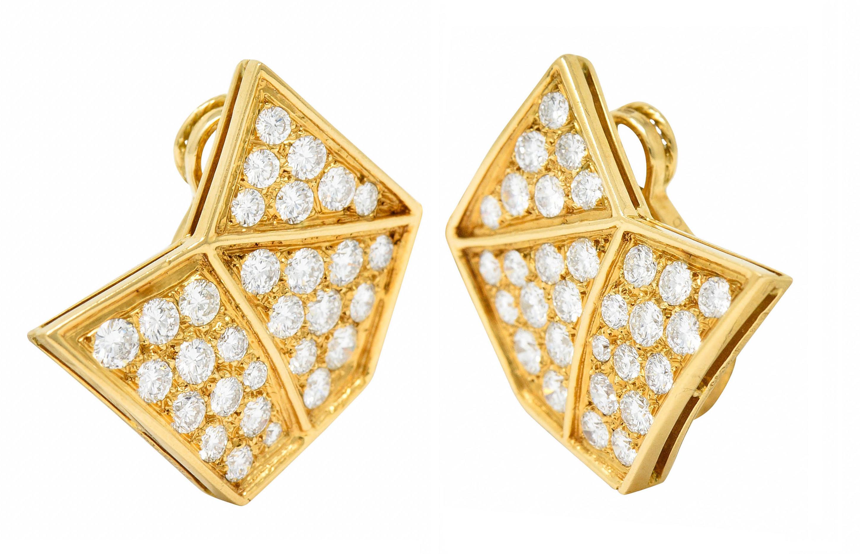 Women's or Men's French Van Cleef & Arpels 3.50 Carats Diamond 18 Karat Gold Geometric Earrings