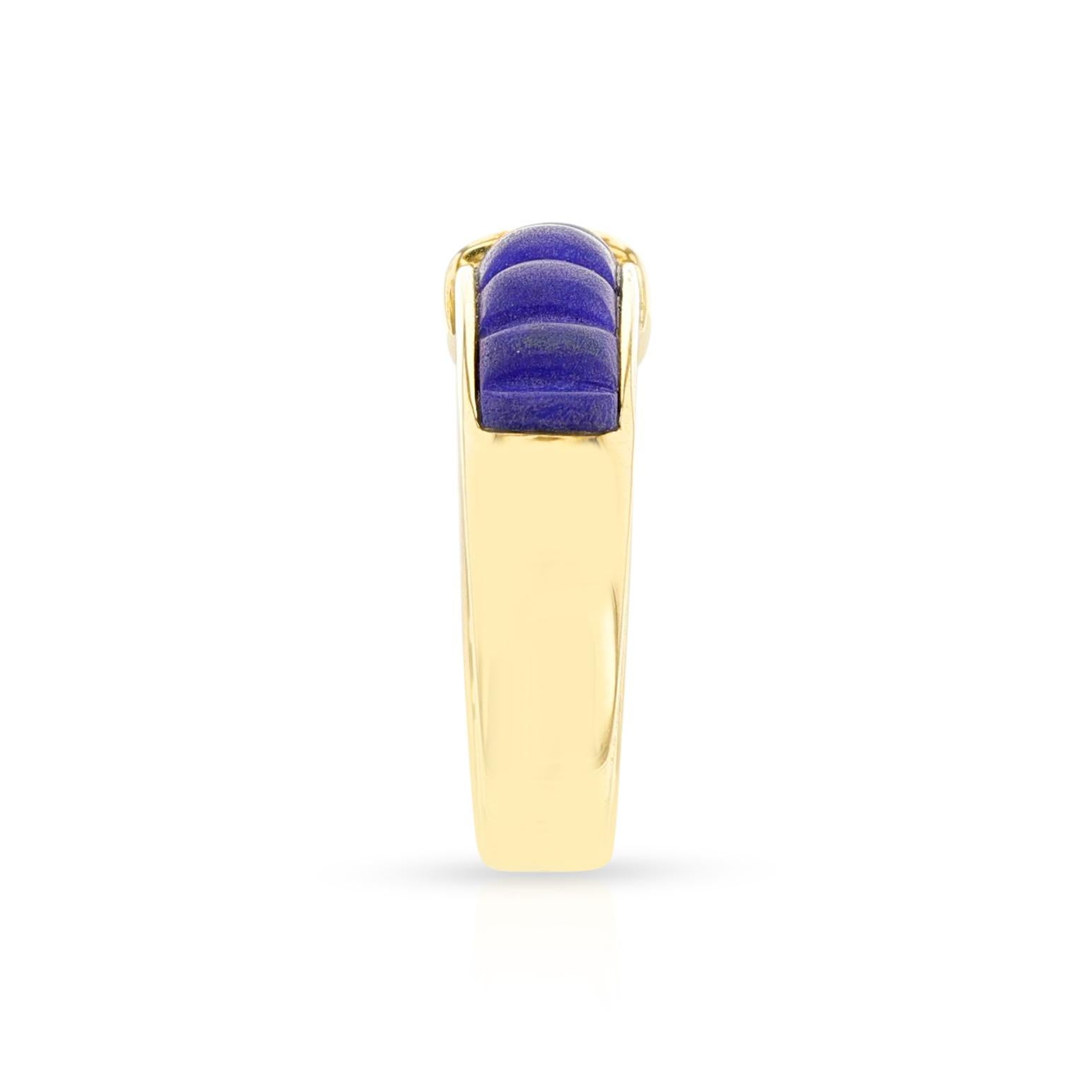 Round Cut French Van Cleef & Arpels Carved Lapis and Diamond Ring, 18k For Sale