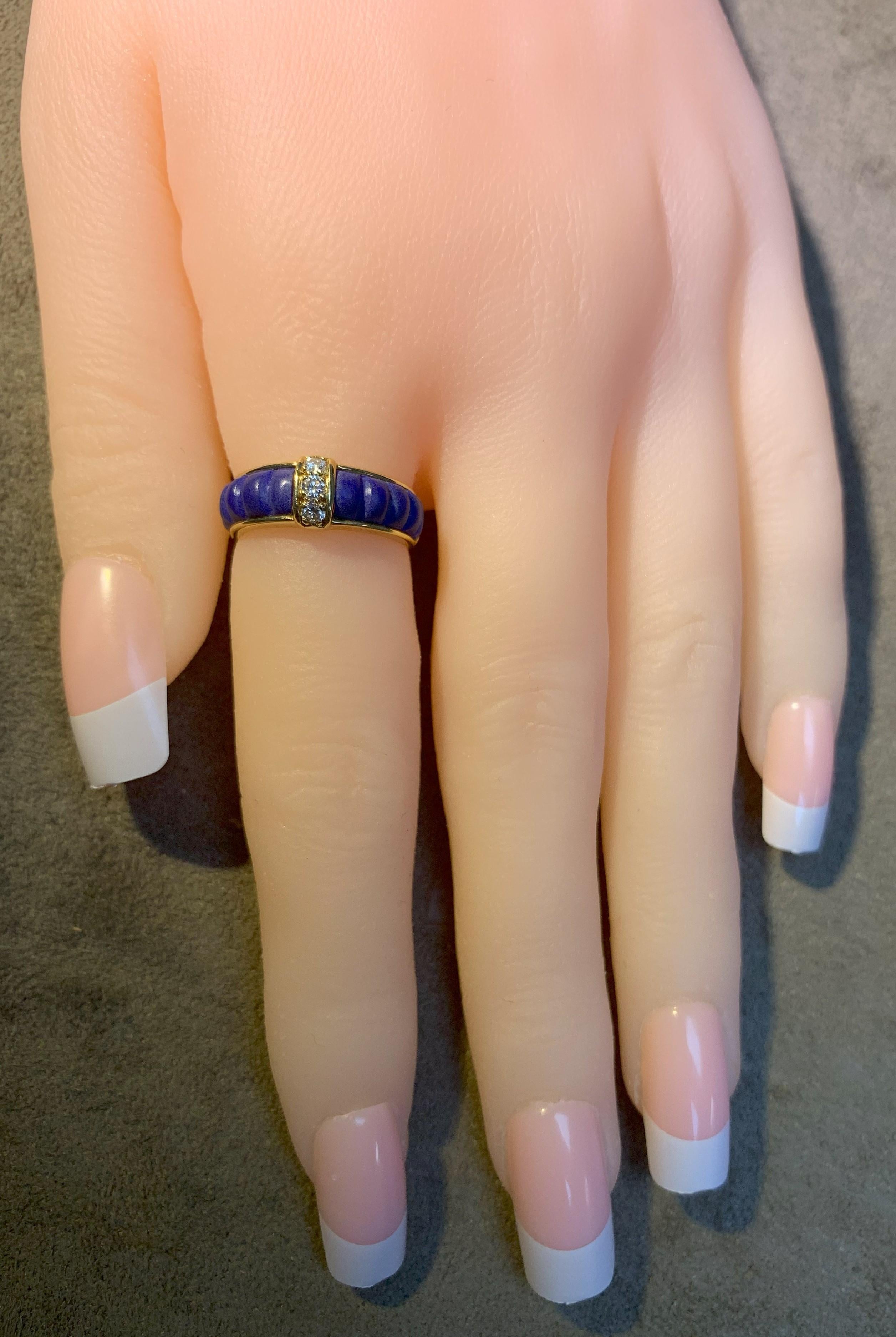 French Van Cleef & Arpels Carved Lapis and Diamond Ring, 18k In Excellent Condition For Sale In New York, NY