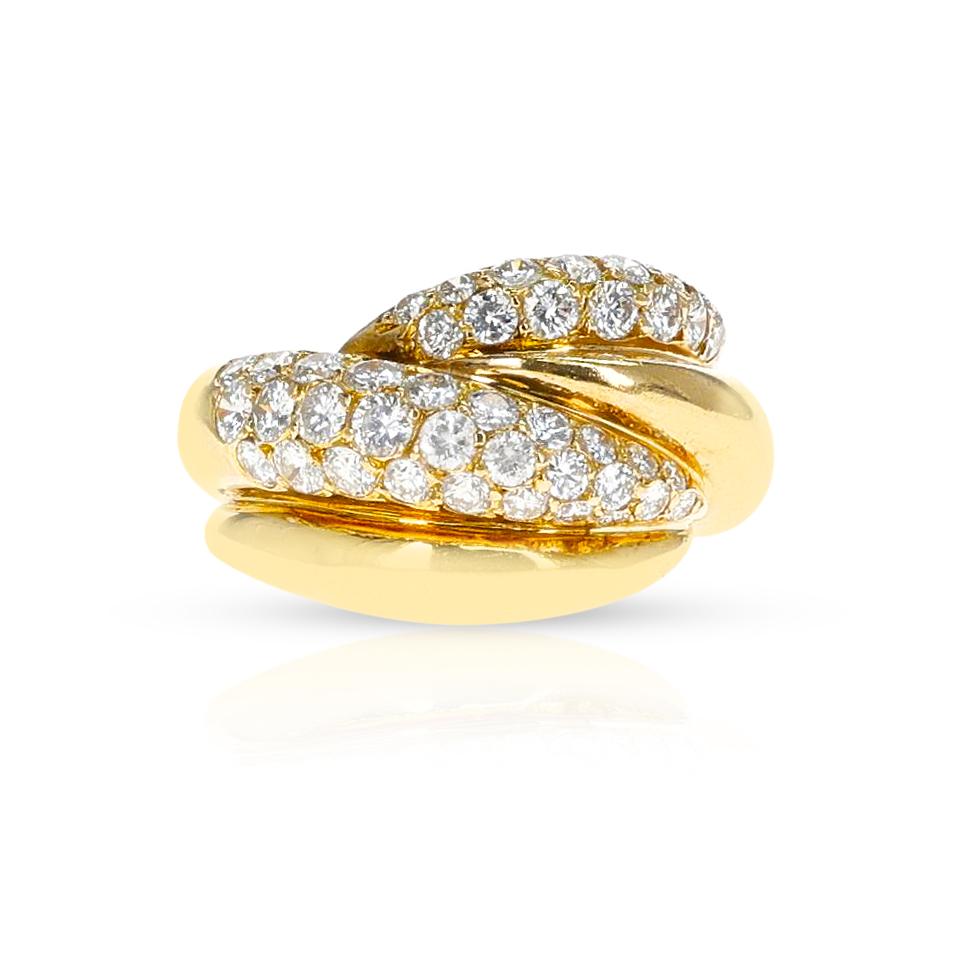 Round Cut French Van Cleef & Arpels Gold and Diamond Cocktail Ring For Sale