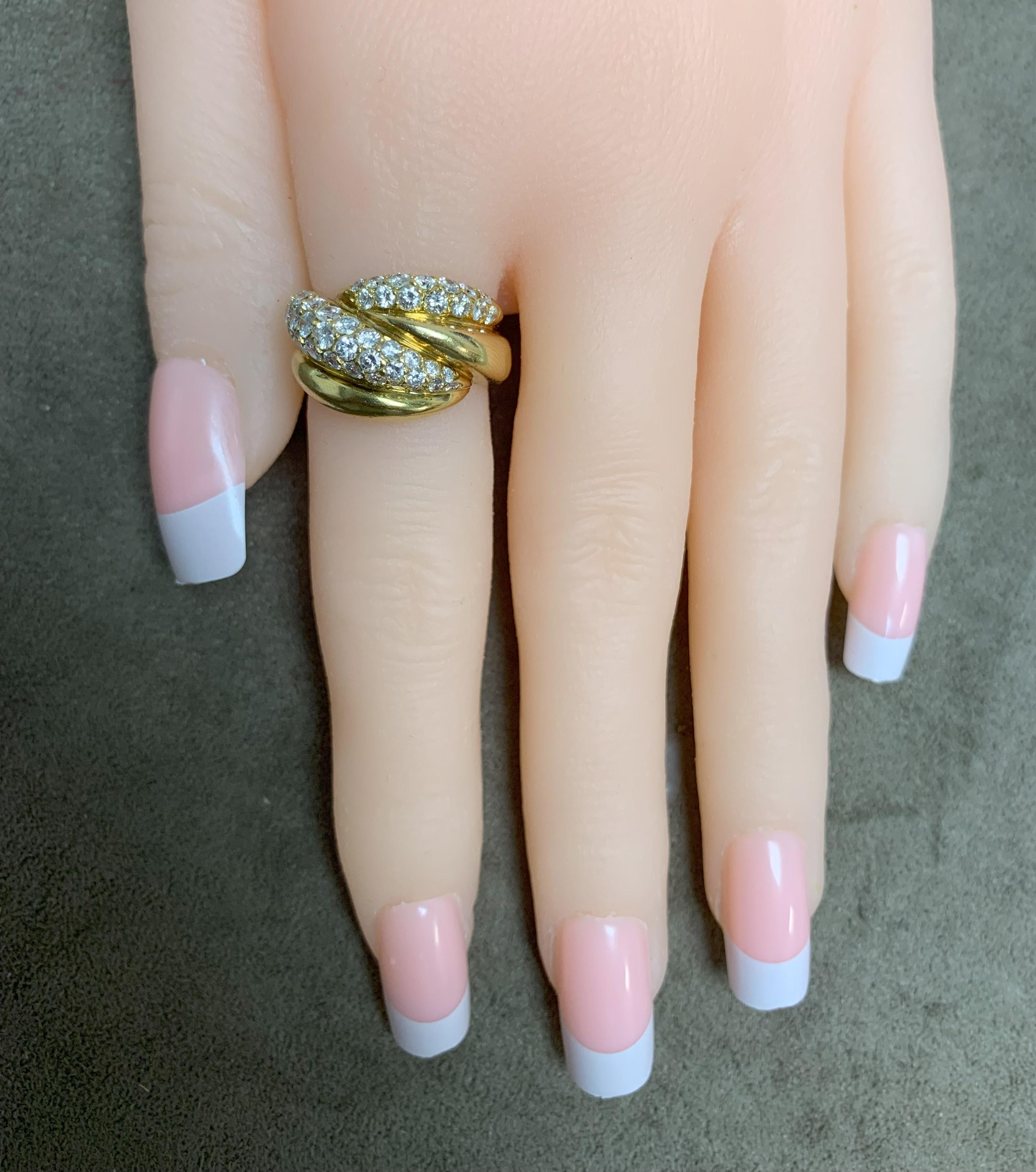 French Van Cleef & Arpels Gold and Diamond Cocktail Ring For Sale 2