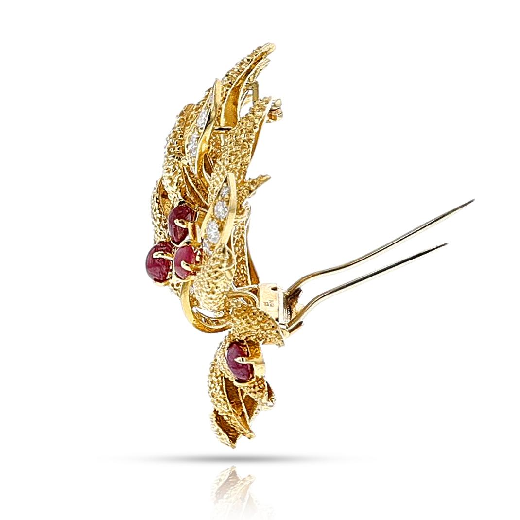 Women's or Men's French Van Cleef & Arpels Péry et Fils Gold, Diamond & Ruby Cabochon Brooch 18k