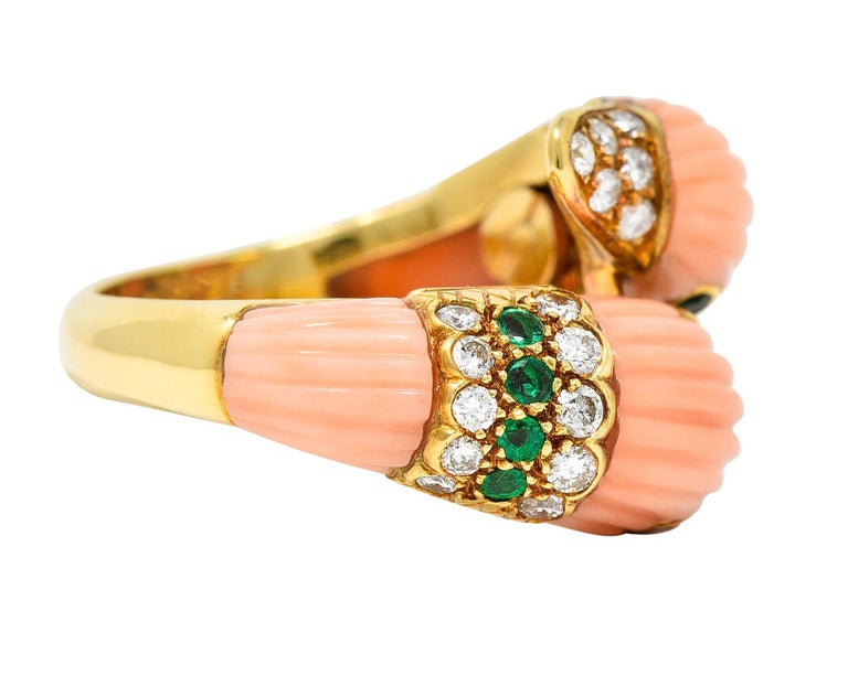 Brilliant Cut French Van Cleef & Arpels Pink Coral Emerald Diamond 18 Karat Gold Duck Ring For Sale