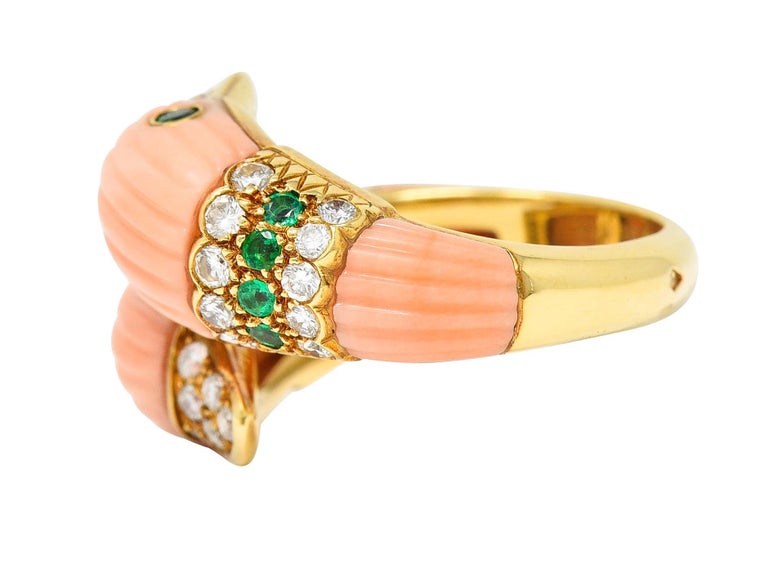 Women's or Men's French Van Cleef & Arpels Pink Coral Emerald Diamond 18 Karat Gold Duck Ring For Sale