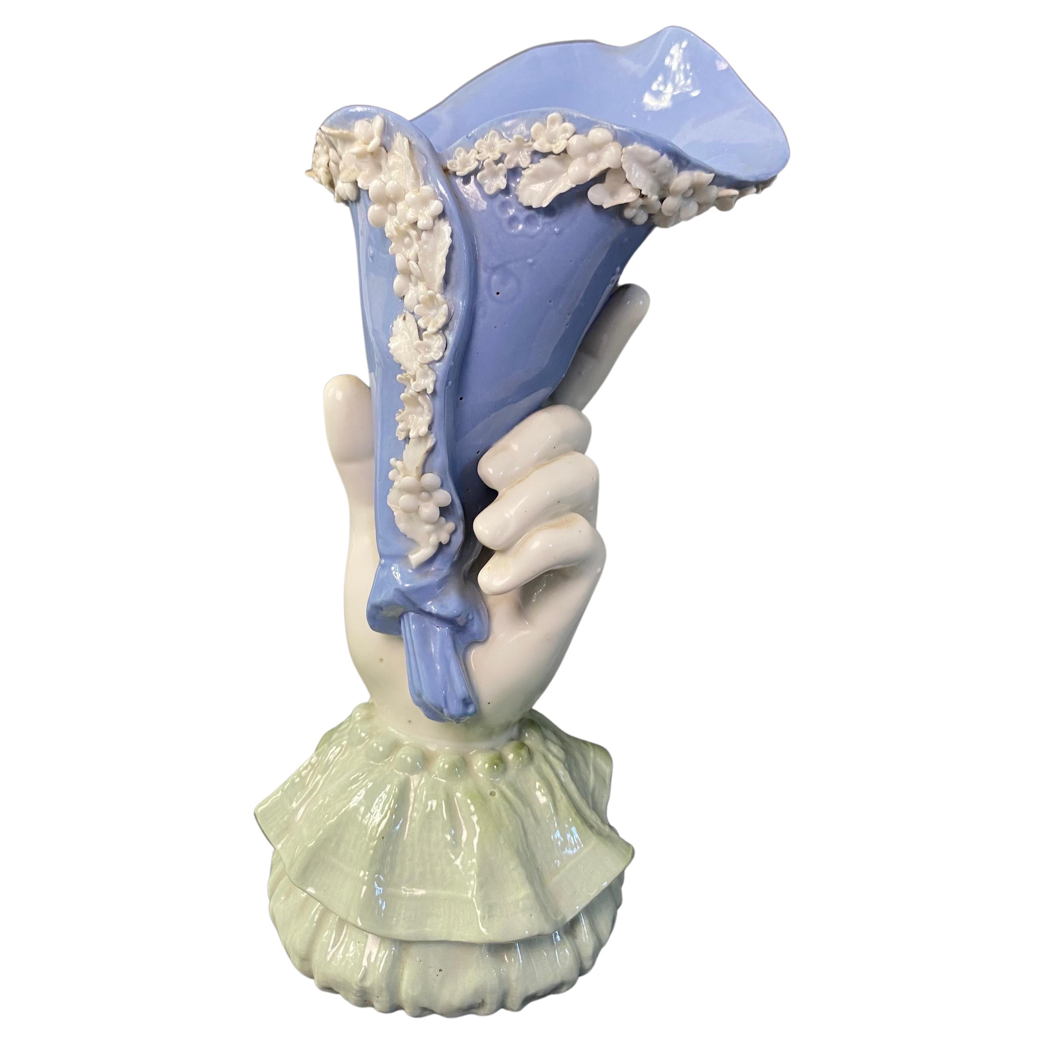 Französische Vase, Füllhörner aus lila und weißem Porzellan, Art nouveau, Frankreich XX. 1900 im Zustand „Gut“ im Angebot in Beuzevillette, FR