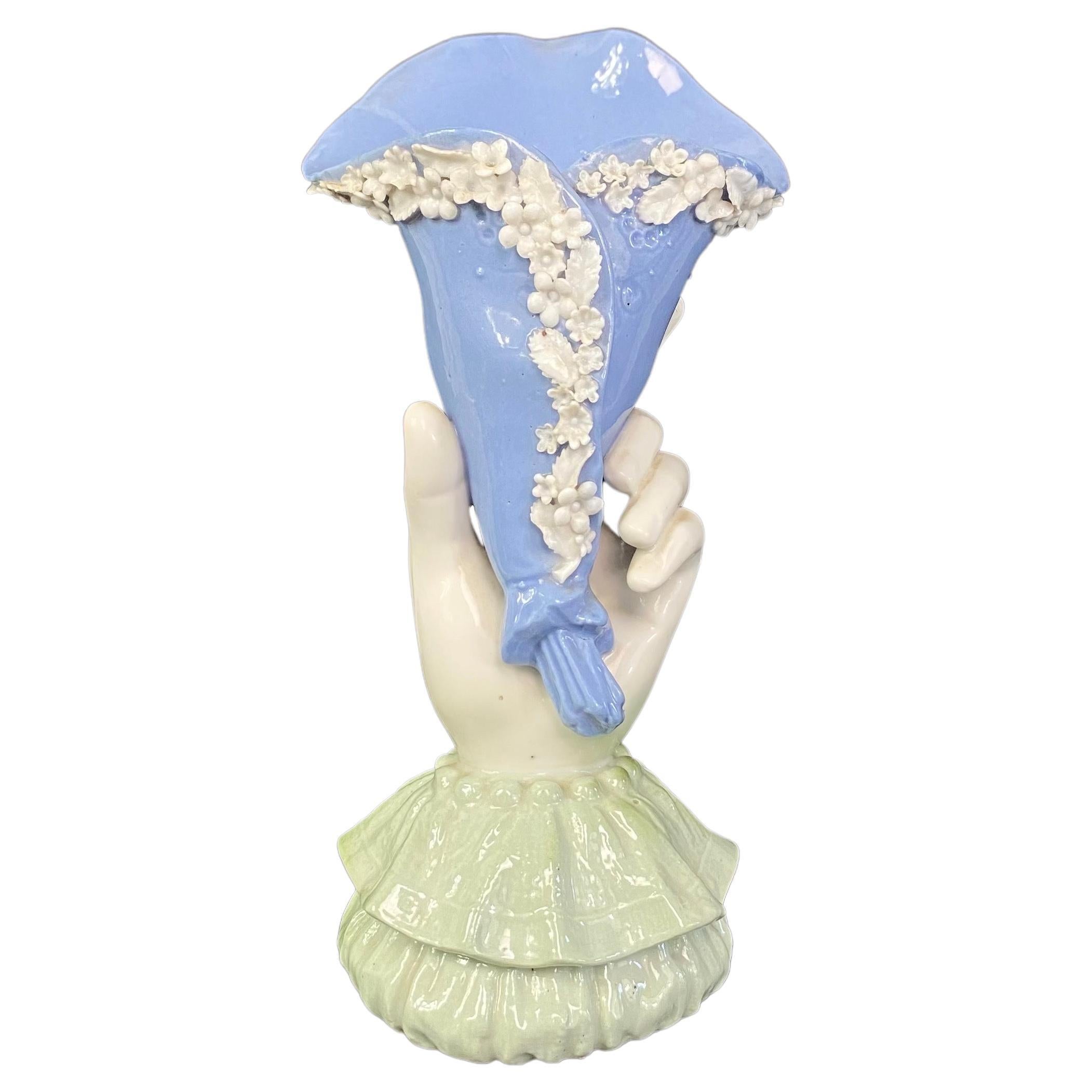 Französische Vase, Füllhörner aus lila und weißem Porzellan, Art nouveau, Frankreich XX. 1900 (20. Jahrhundert) im Angebot