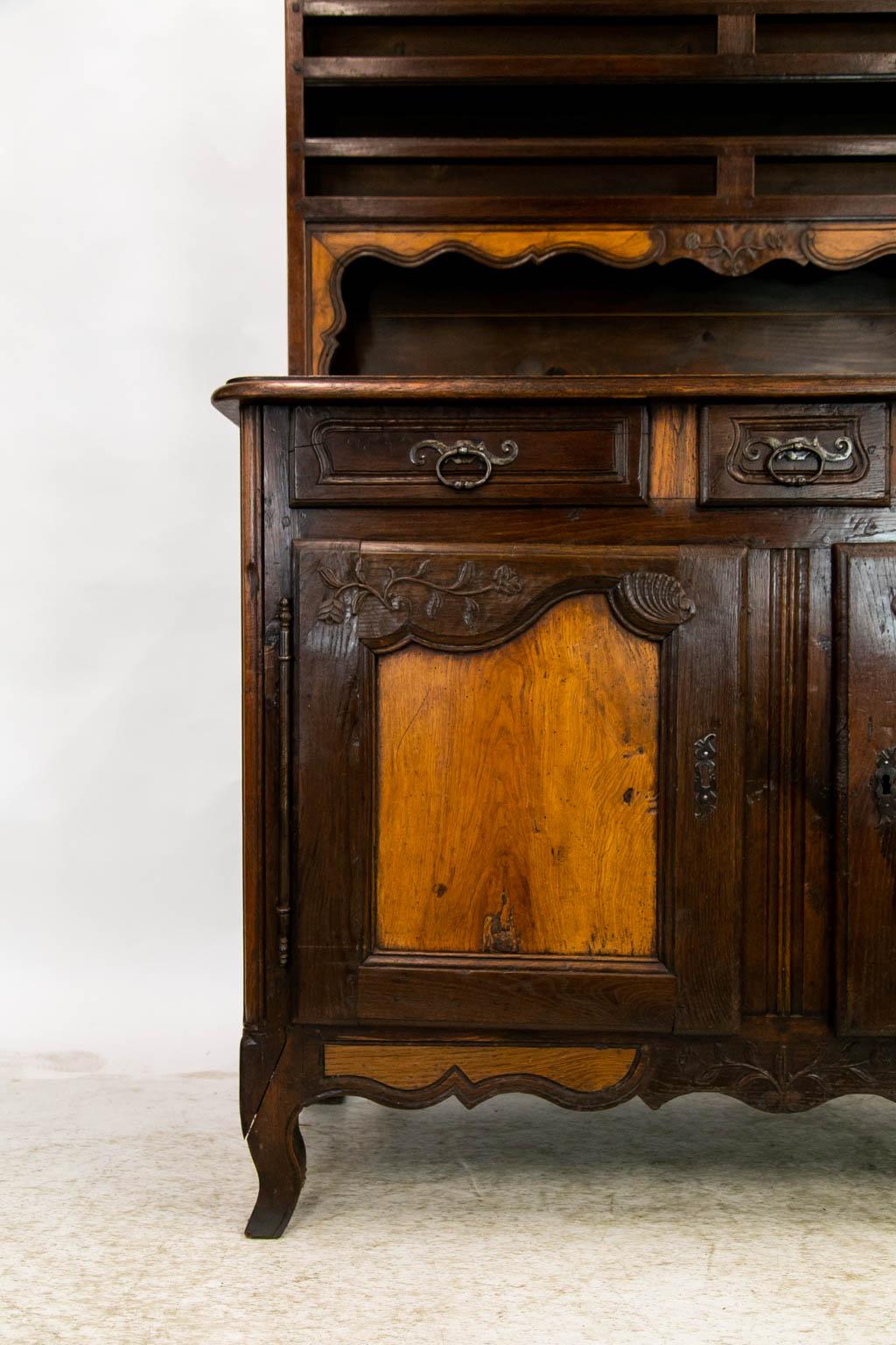 Hand-Carved French Vassiliere For Sale