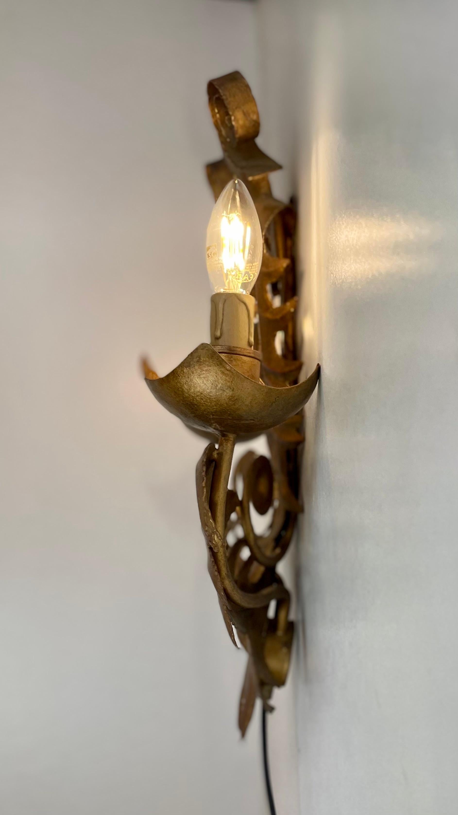 Aplique de pared francés de estilo veneciano, años 60 Hoja de metal en venta