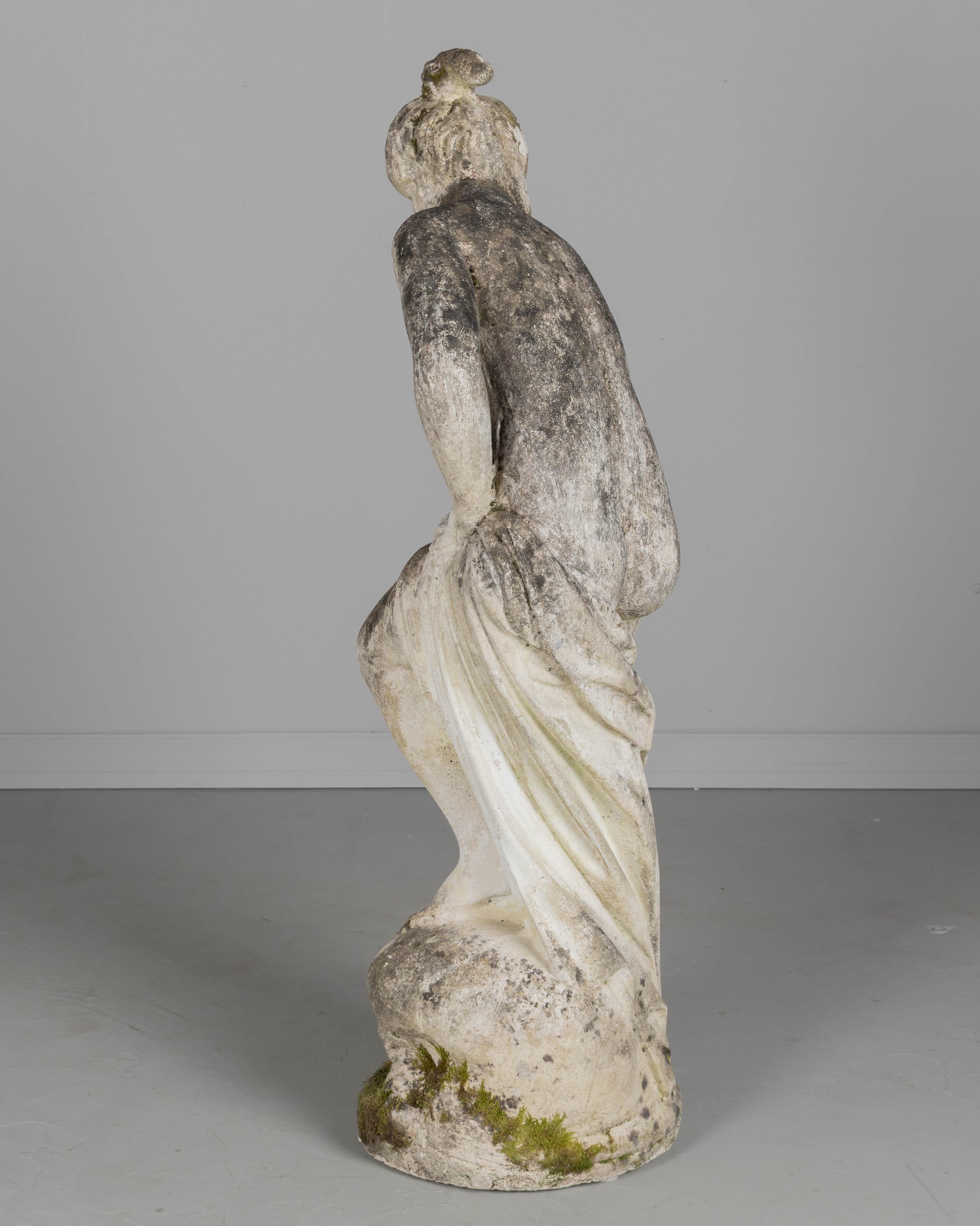 French Venus at the Bath Garden Statue In Good Condition For Sale In Winter Park, FL