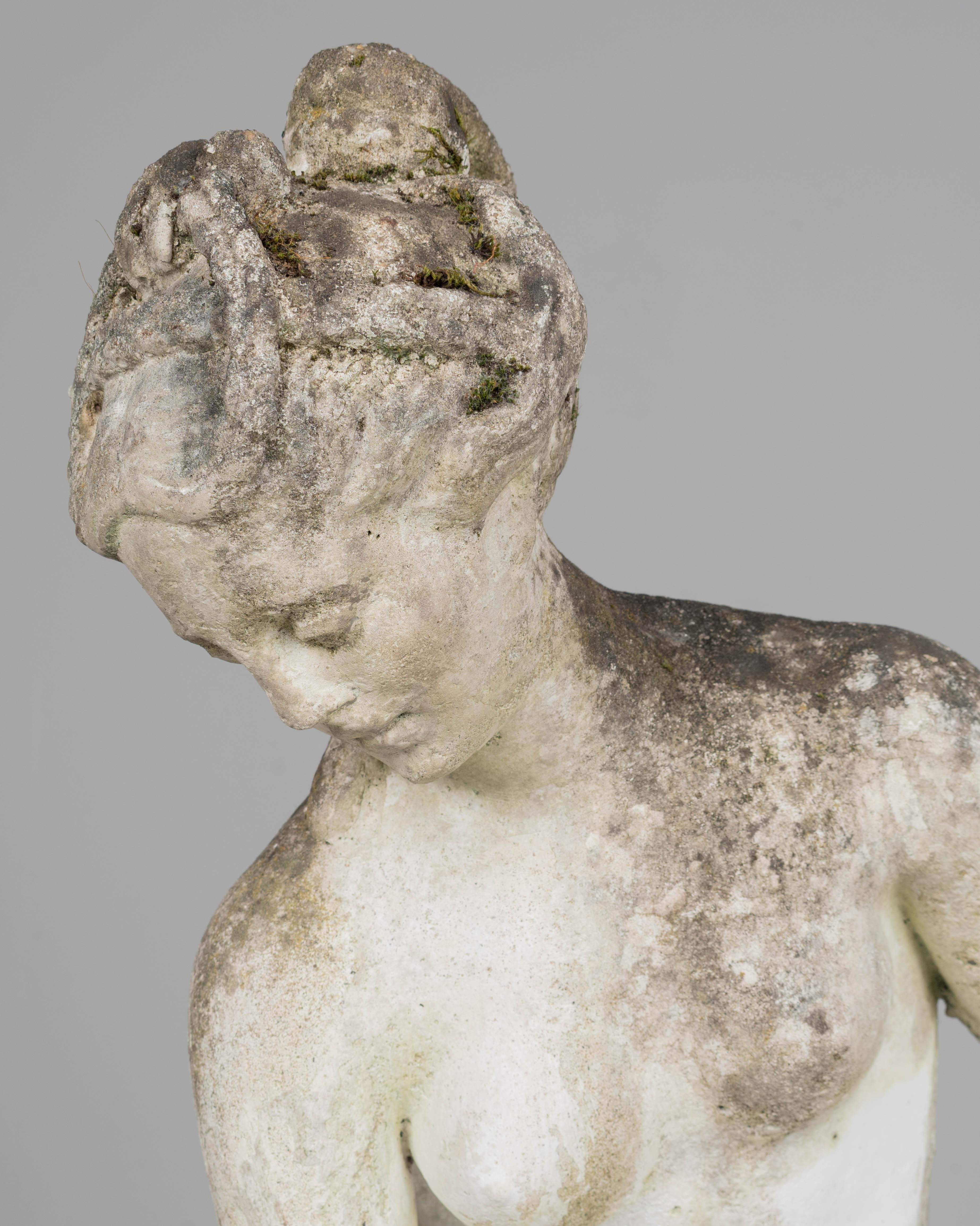French Venus at the Bath Garden Statue For Sale 2