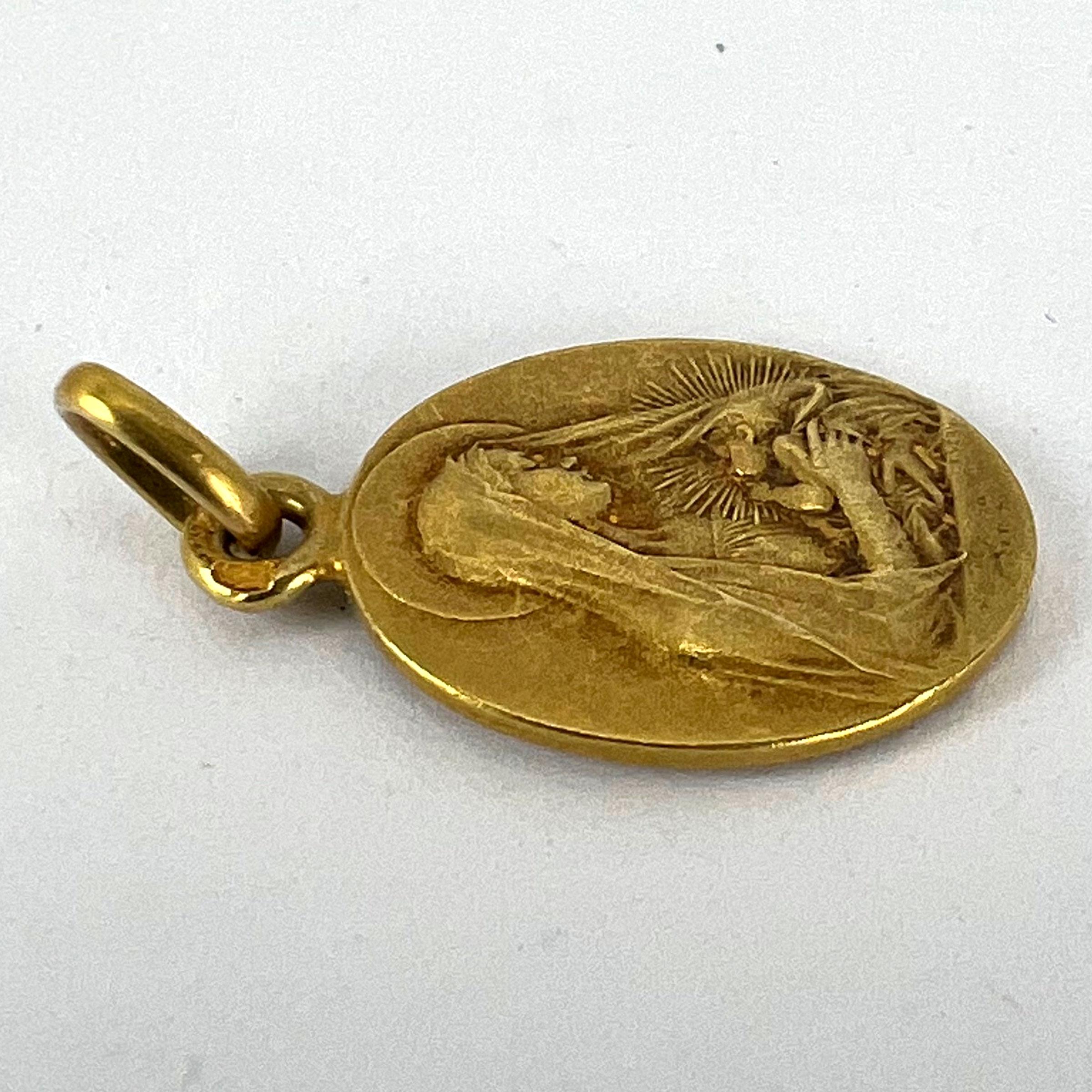 French Vern Madonna and Child 18K Yellow Gold Charm Pendant For Sale 11