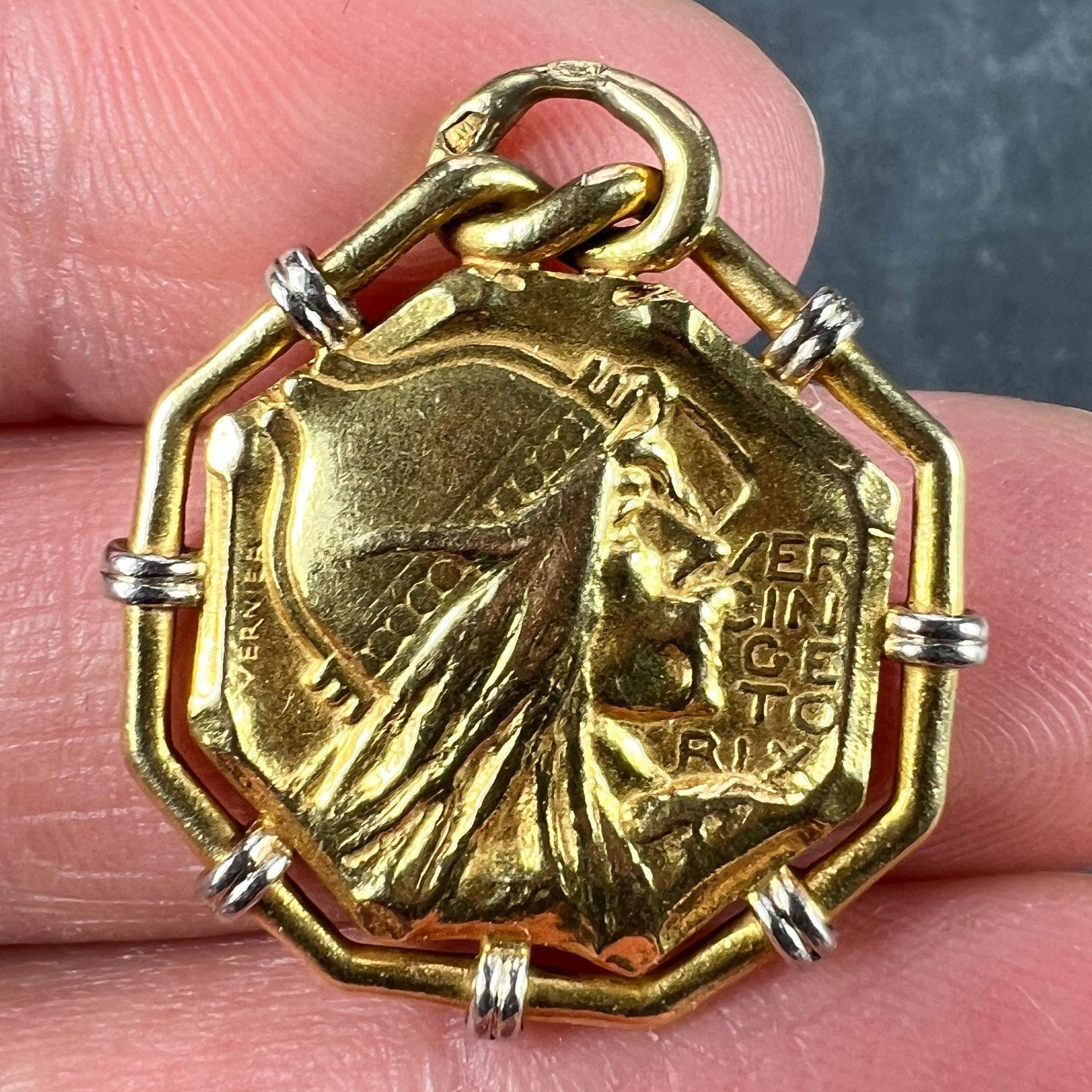 Ciondolo con charme in oro giallo bianco 18 carati con vertigo francese Vercingetorige Gallia in vendita 1