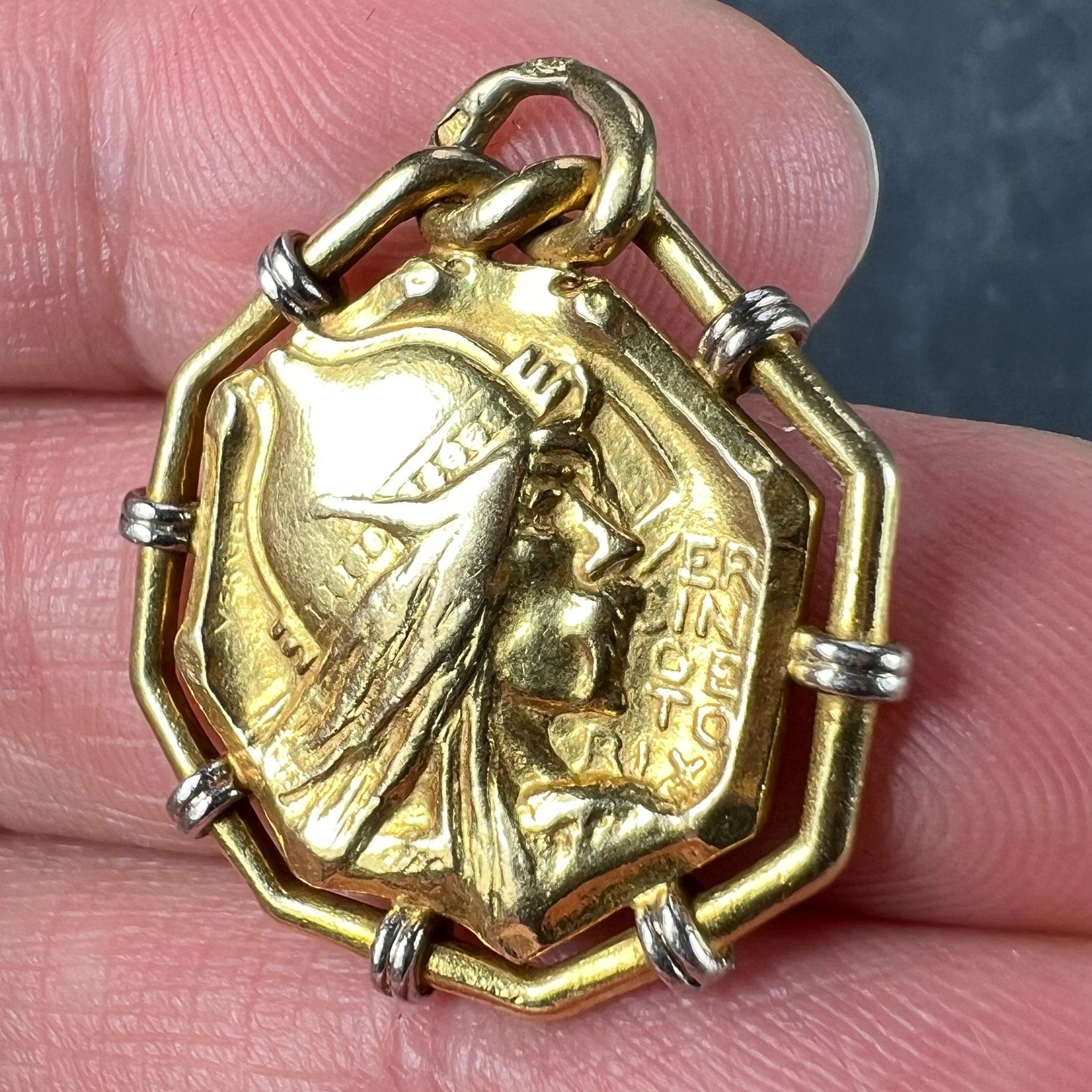 Ciondolo con charme in oro giallo bianco 18 carati con vertigo francese Vercingetorige Gallia in vendita 2
