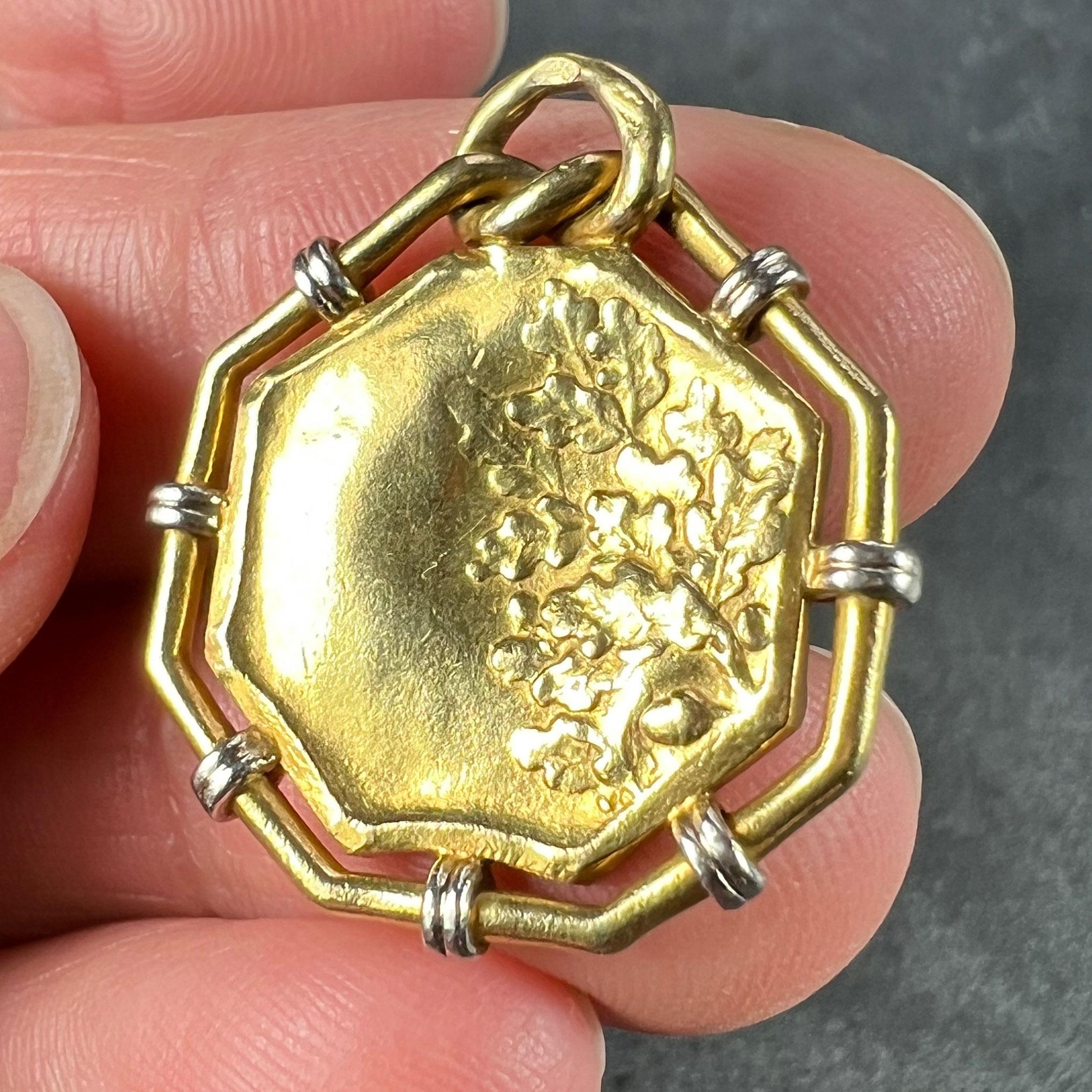 Ciondolo con charme in oro giallo bianco 18 carati con vertigo francese Vercingetorige Gallia in vendita 5