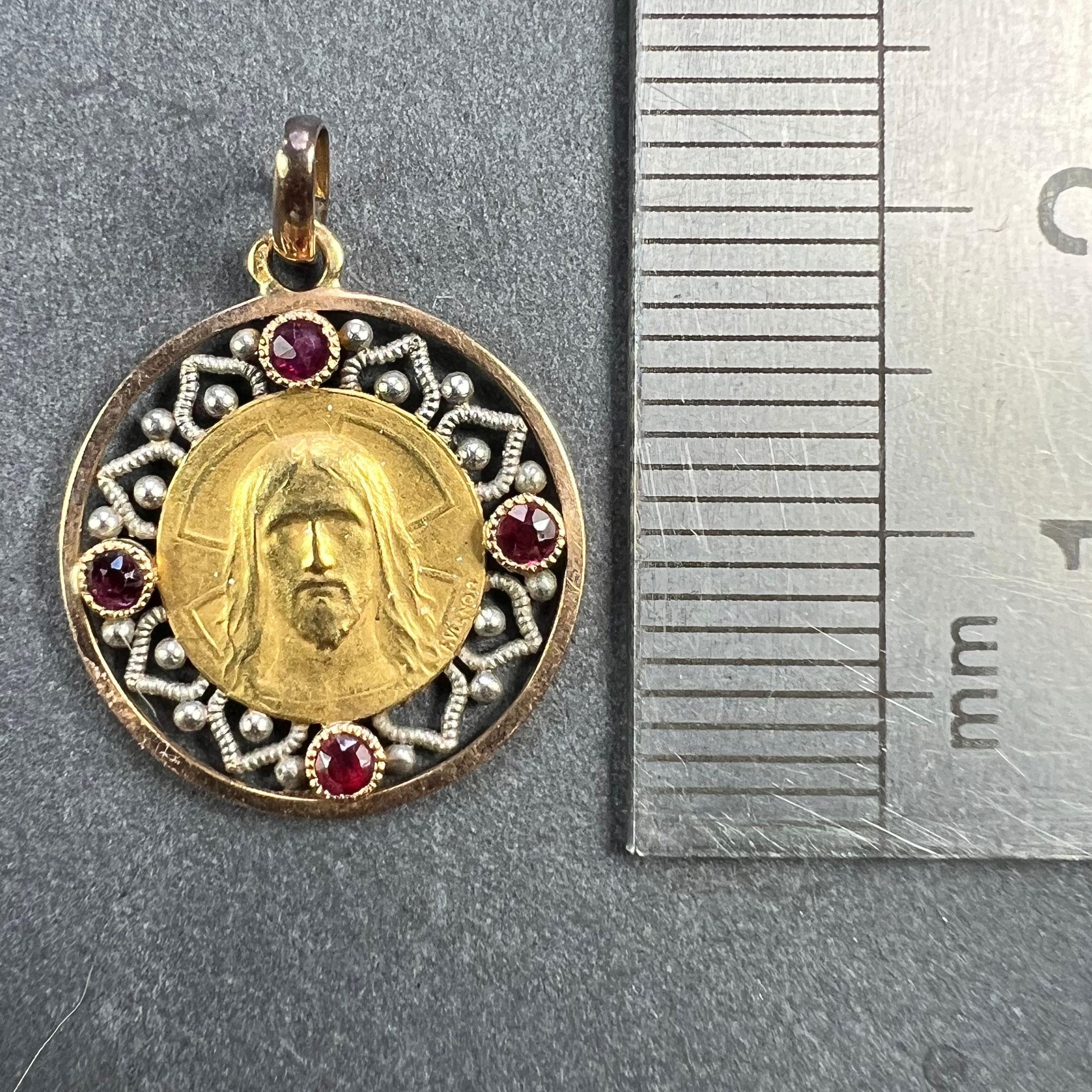 Colgante Medalla con Encanto de Rubí en Oro Amarillo de 18 quilates French Vernon Jesus Christ en venta 5