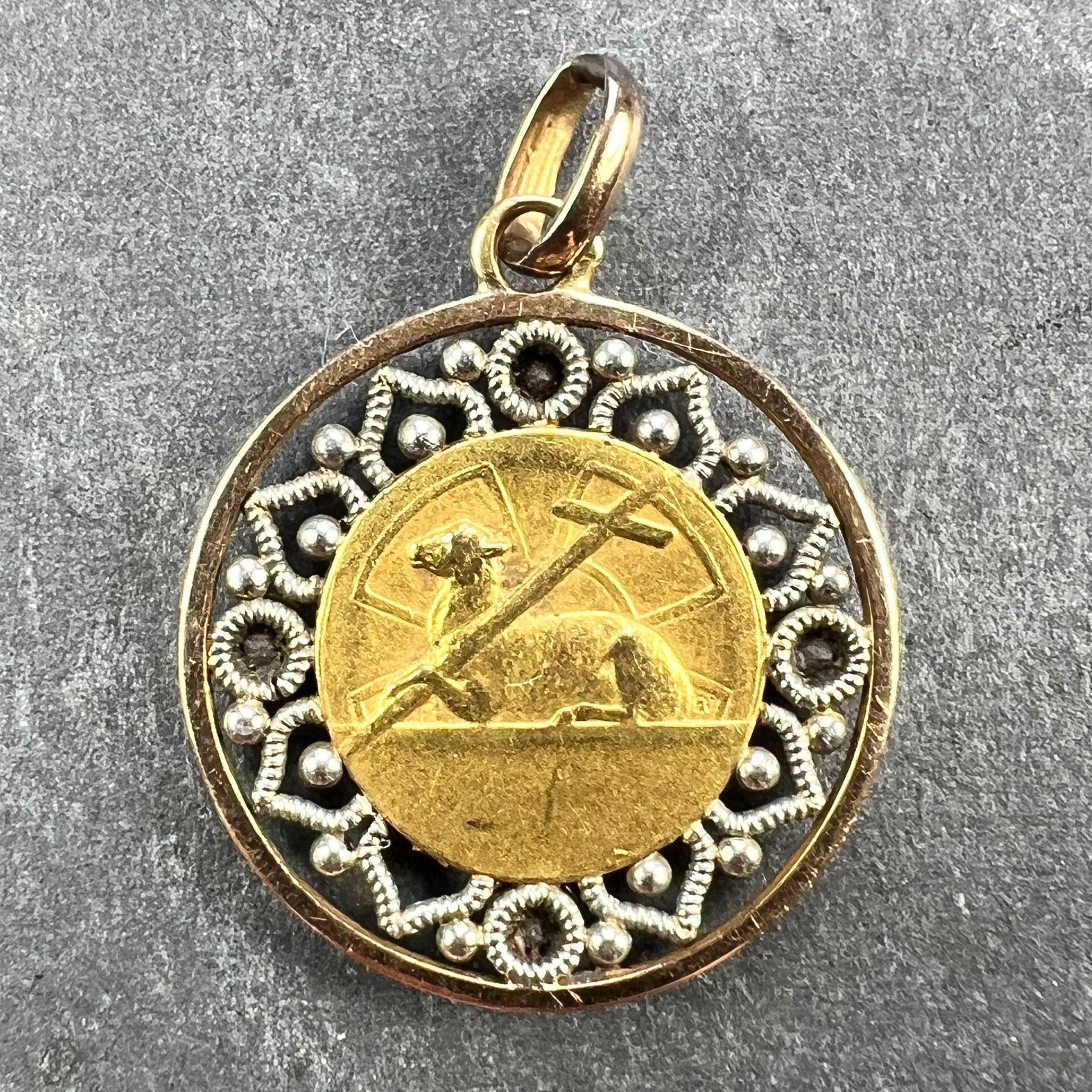 Colgante Medalla con Encanto de Rubí en Oro Amarillo de 18 quilates French Vernon Jesus Christ Corte redondo en venta