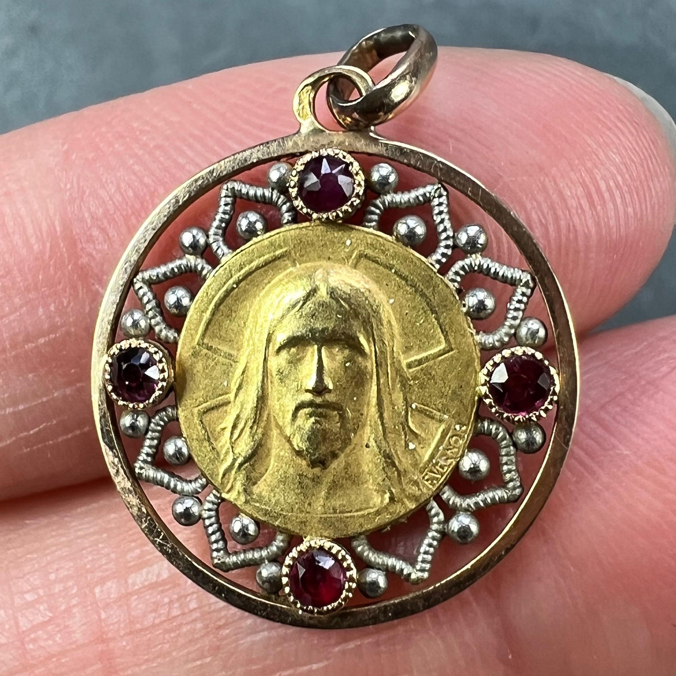 Femenino o masculino Colgante Medalla con Encanto de Rubí en Oro Amarillo de 18 quilates French Vernon Jesus Christ en venta