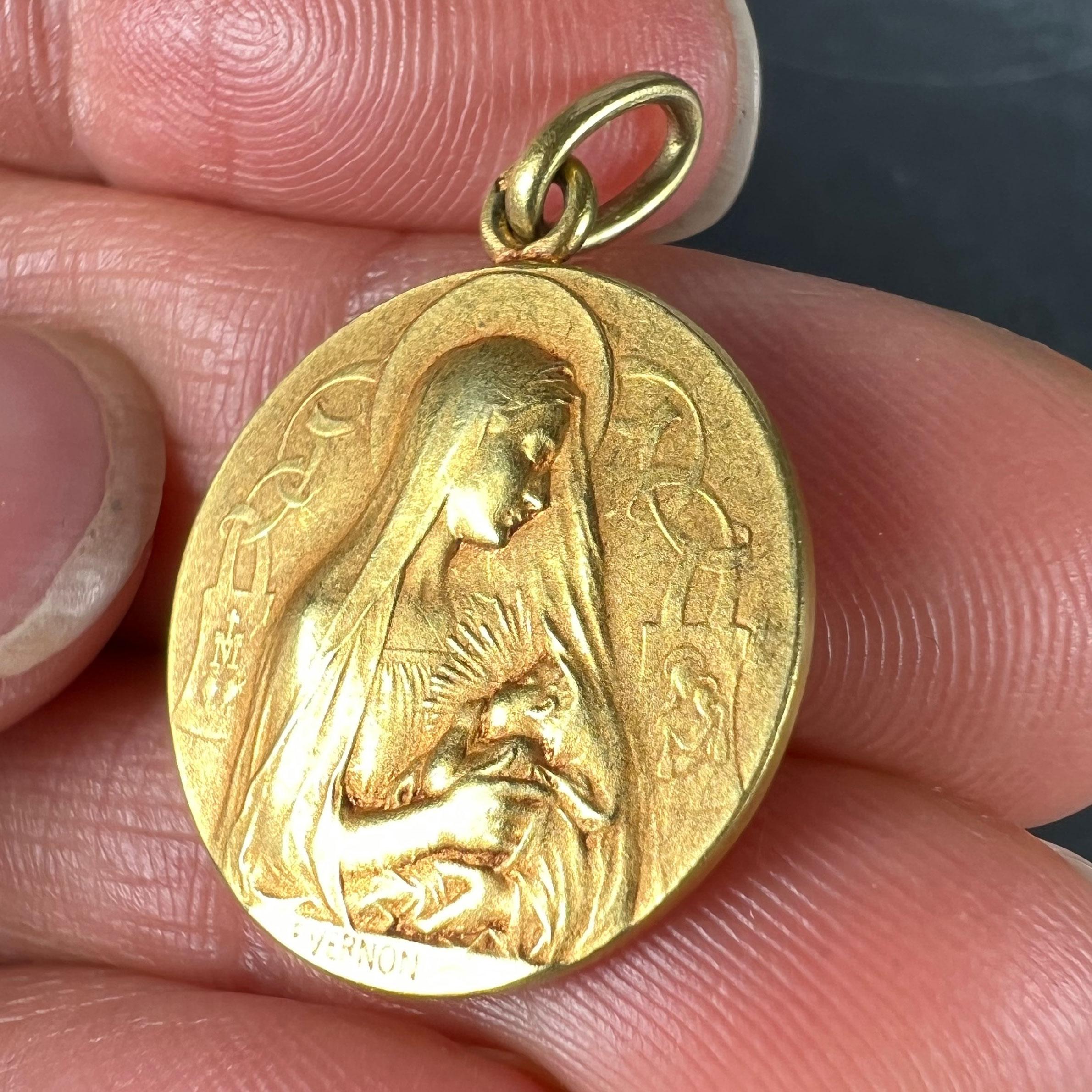 French Vernon Sacred Heart Madonna and Child 18K Yellow Gold Medal Pendant 4