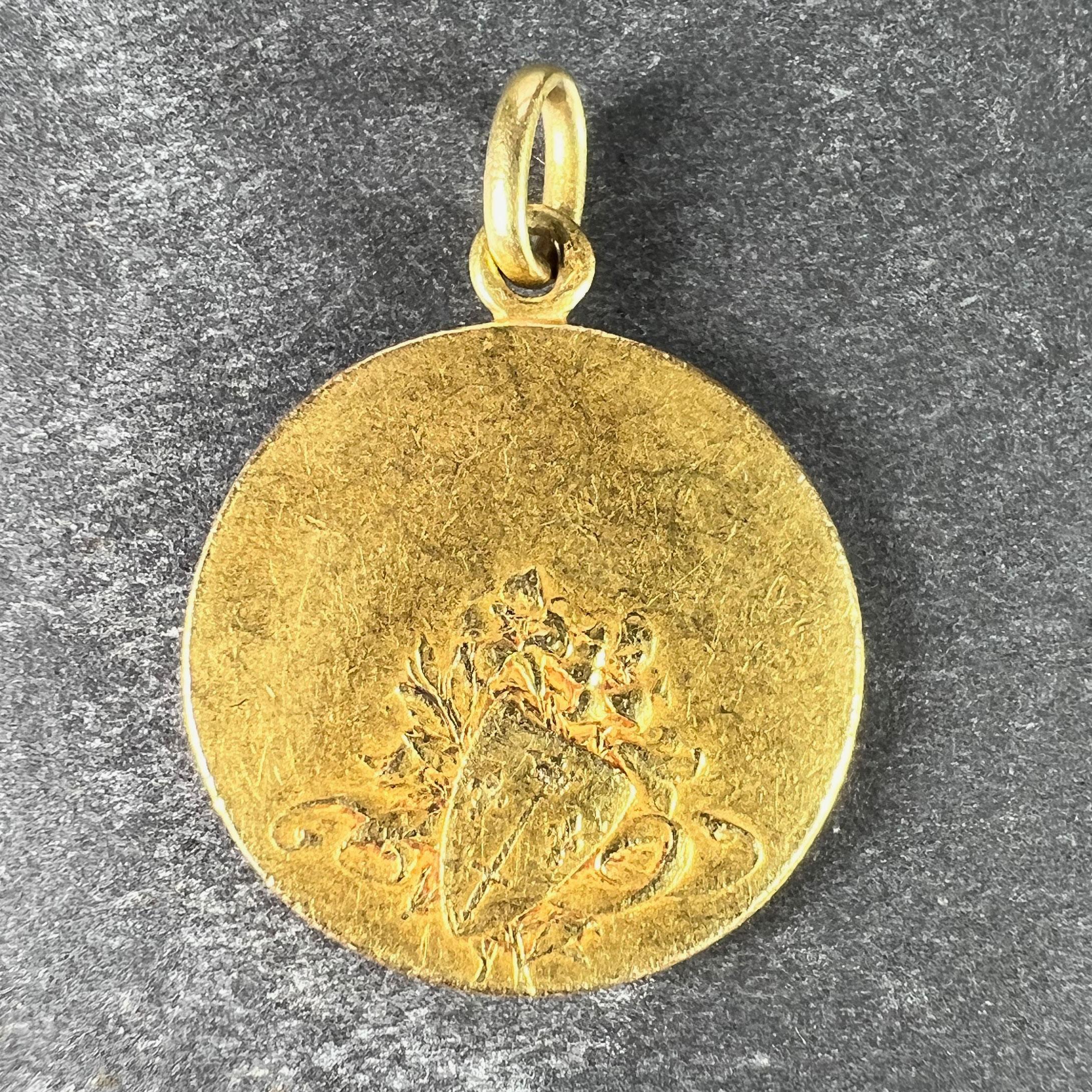 French Vernon Saint Joan of Arc 18K Yellow Gold Medal Pendant In Good Condition In London, GB