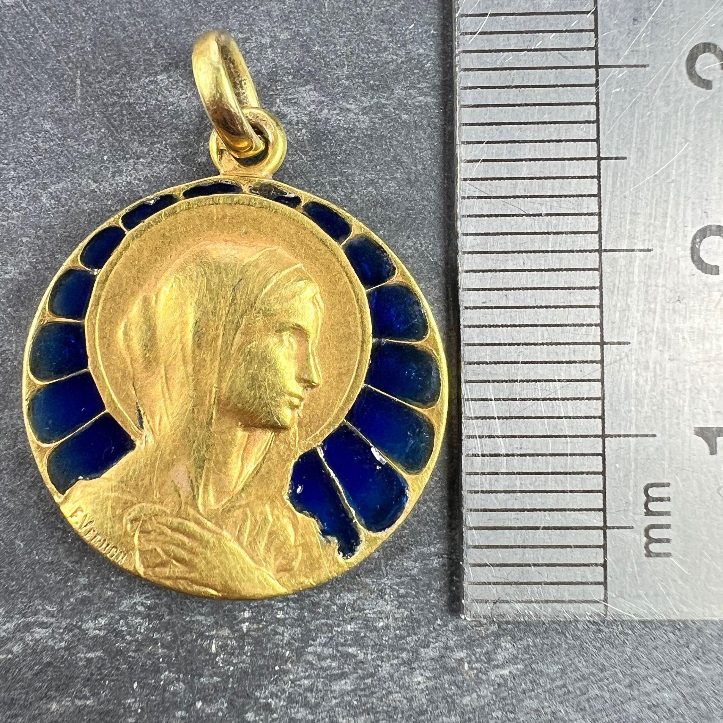 Colgante de oro amarillo de 18 quilates con esmalte French Vernon Virgin Mary Plique A Jour en venta 9