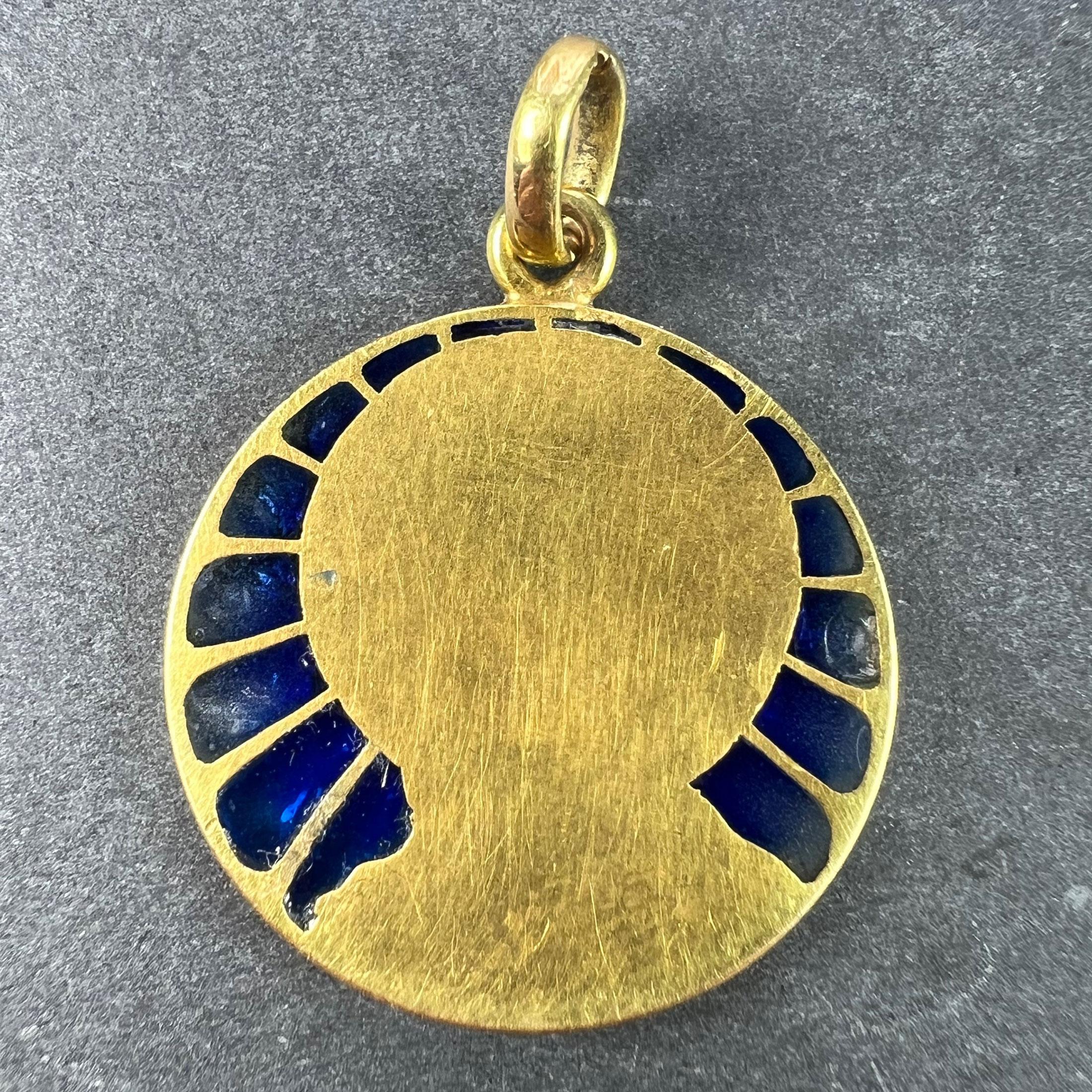 Colgante de oro amarillo de 18 quilates con esmalte French Vernon Virgin Mary Plique A Jour en venta 2