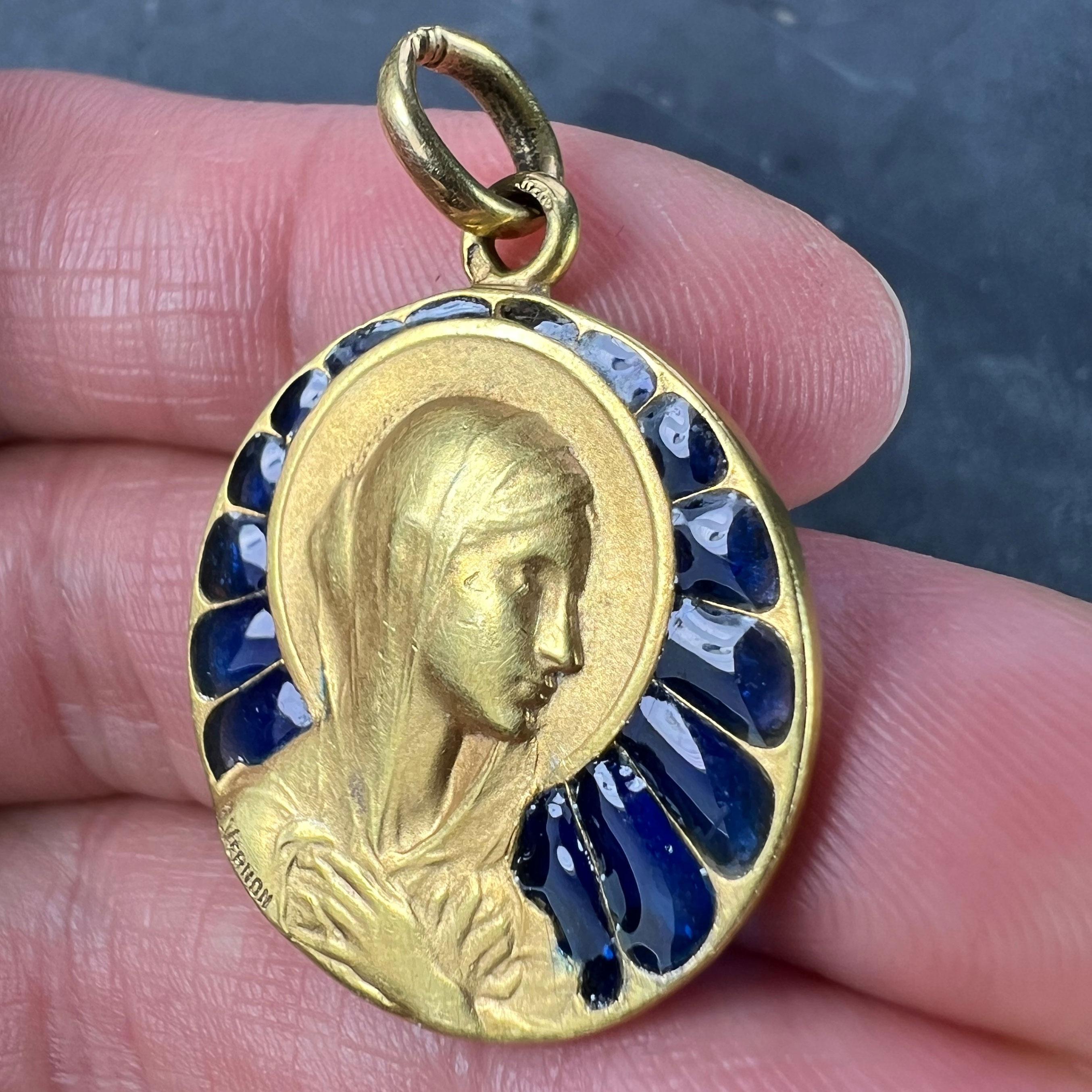 Colgante de oro amarillo de 18 quilates con esmalte French Vernon Virgin Mary Plique A Jour en venta 5