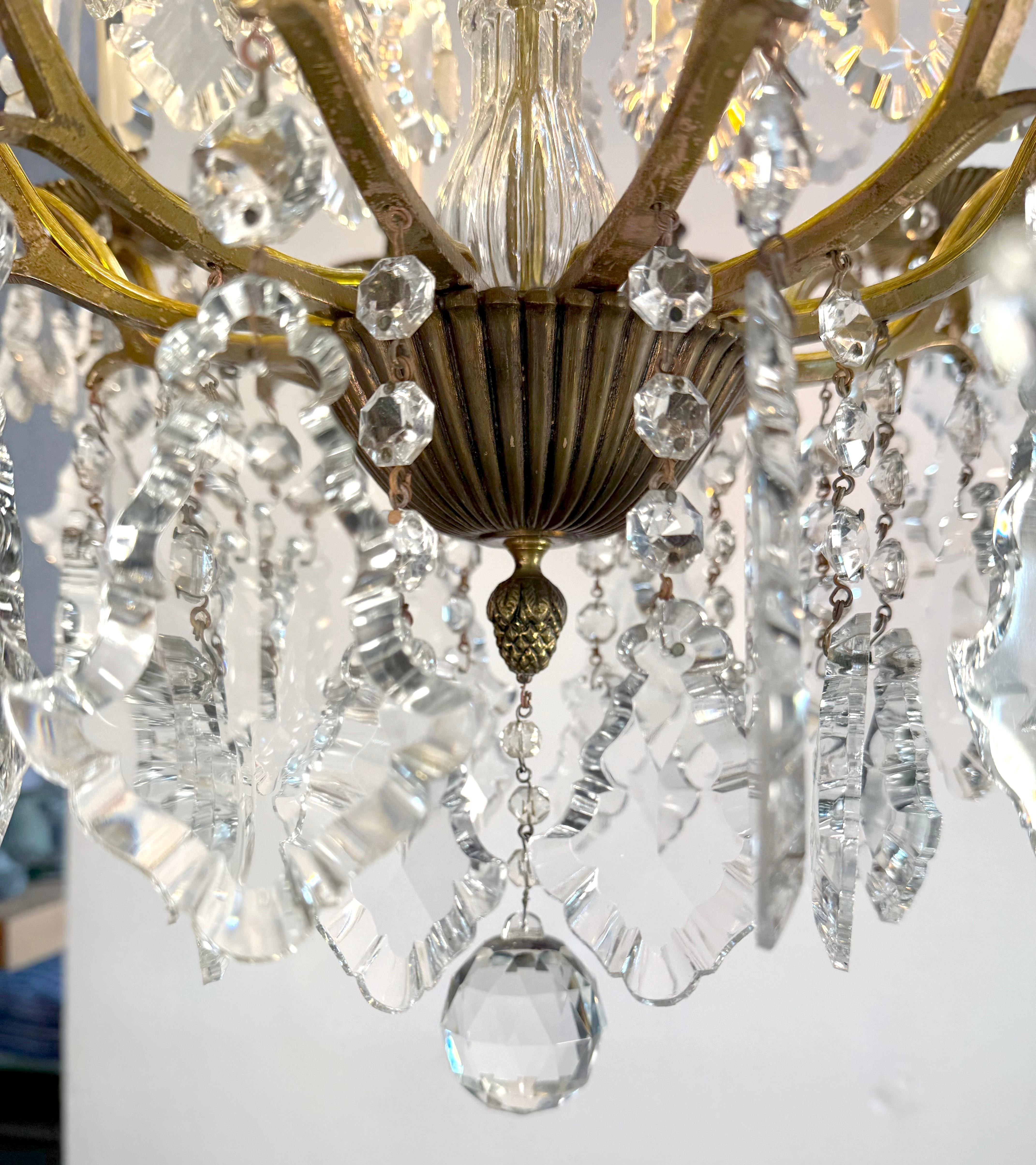 Lampadario francese Versailles a 2 livelli e 18 luci in cristallo in vendita 6